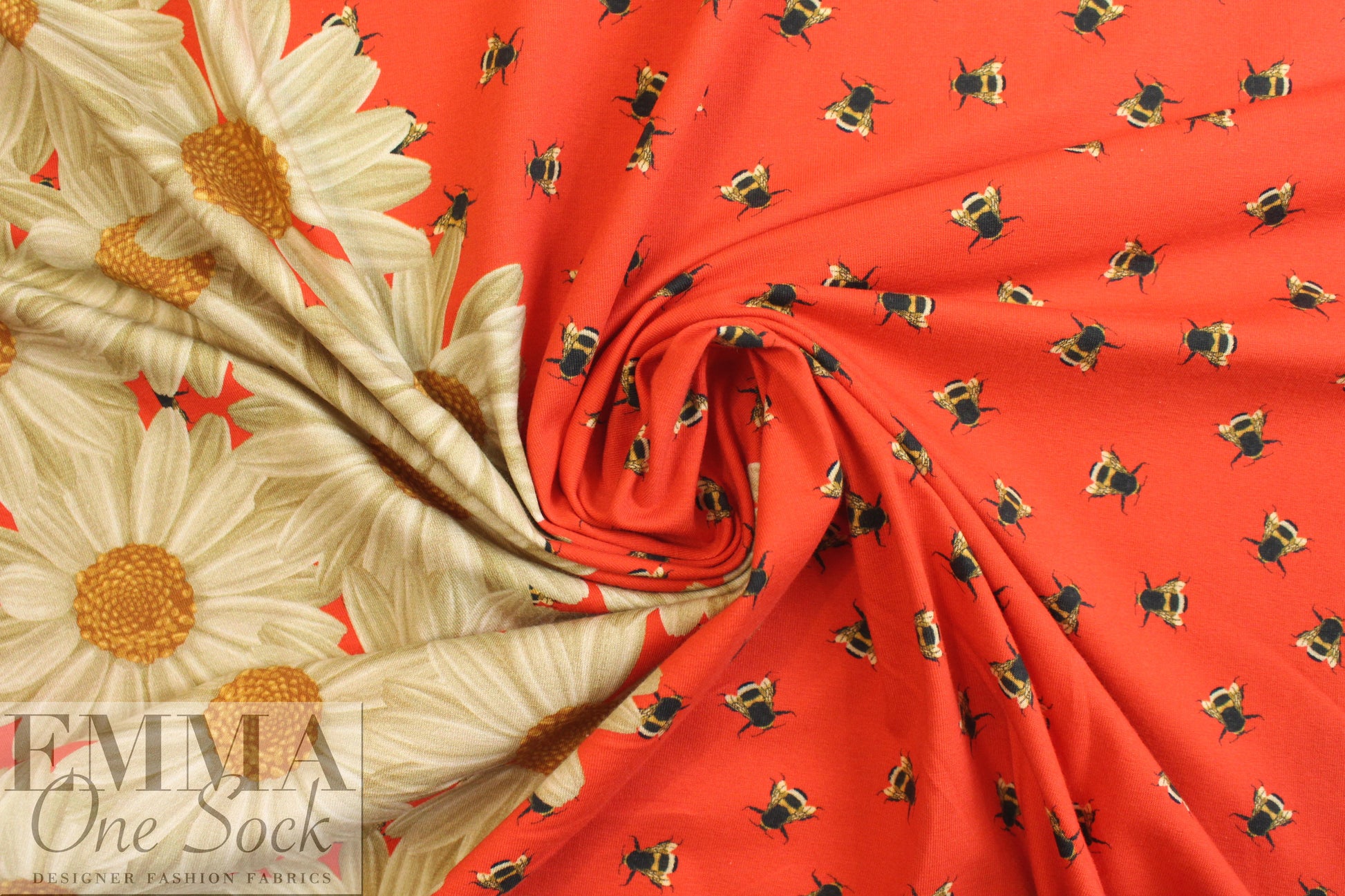 Dutch digital 'busy bees' knit Oeko-Tex certified