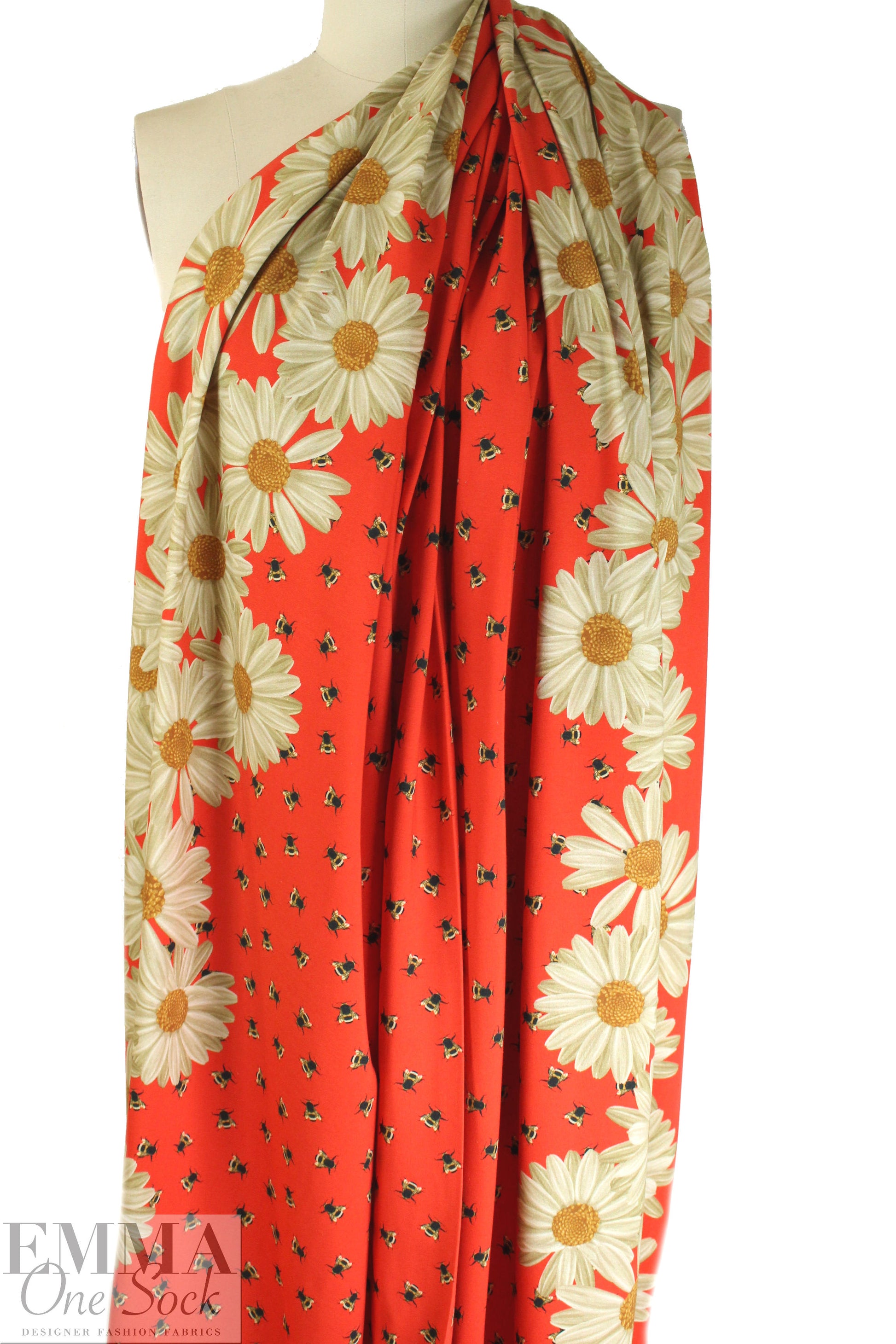 Dutch digital 'busy bees' knit Oeko-Tex certified