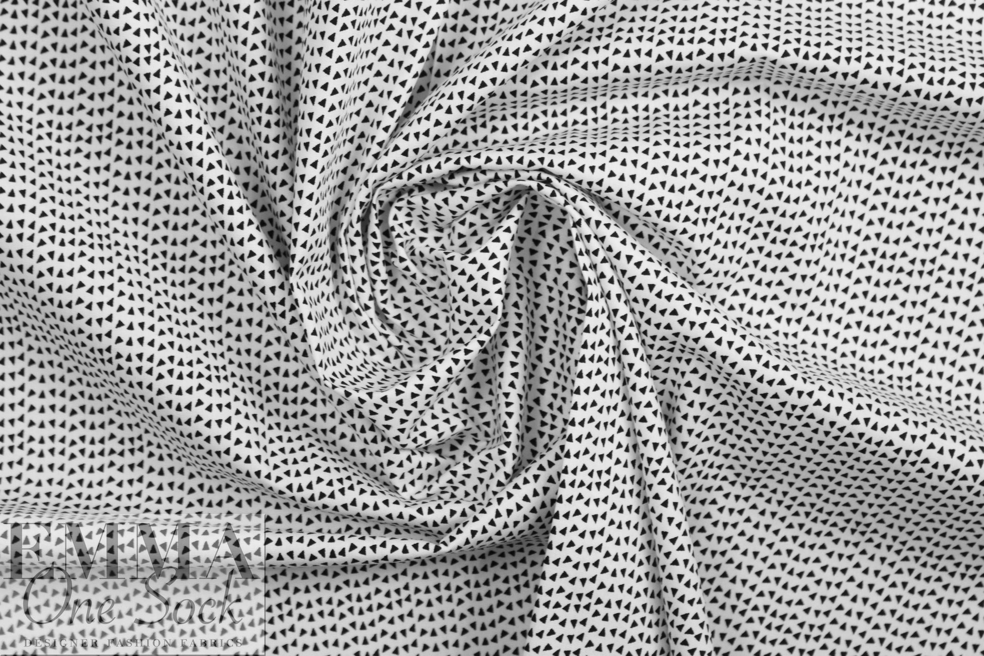 Dutch Oeko-Tex cotton poplin - teeny triangles