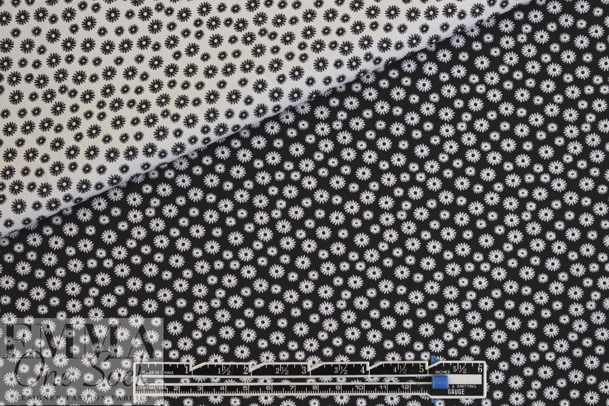 NY designer reversible stretch jacquard - black/white 2.25 yd