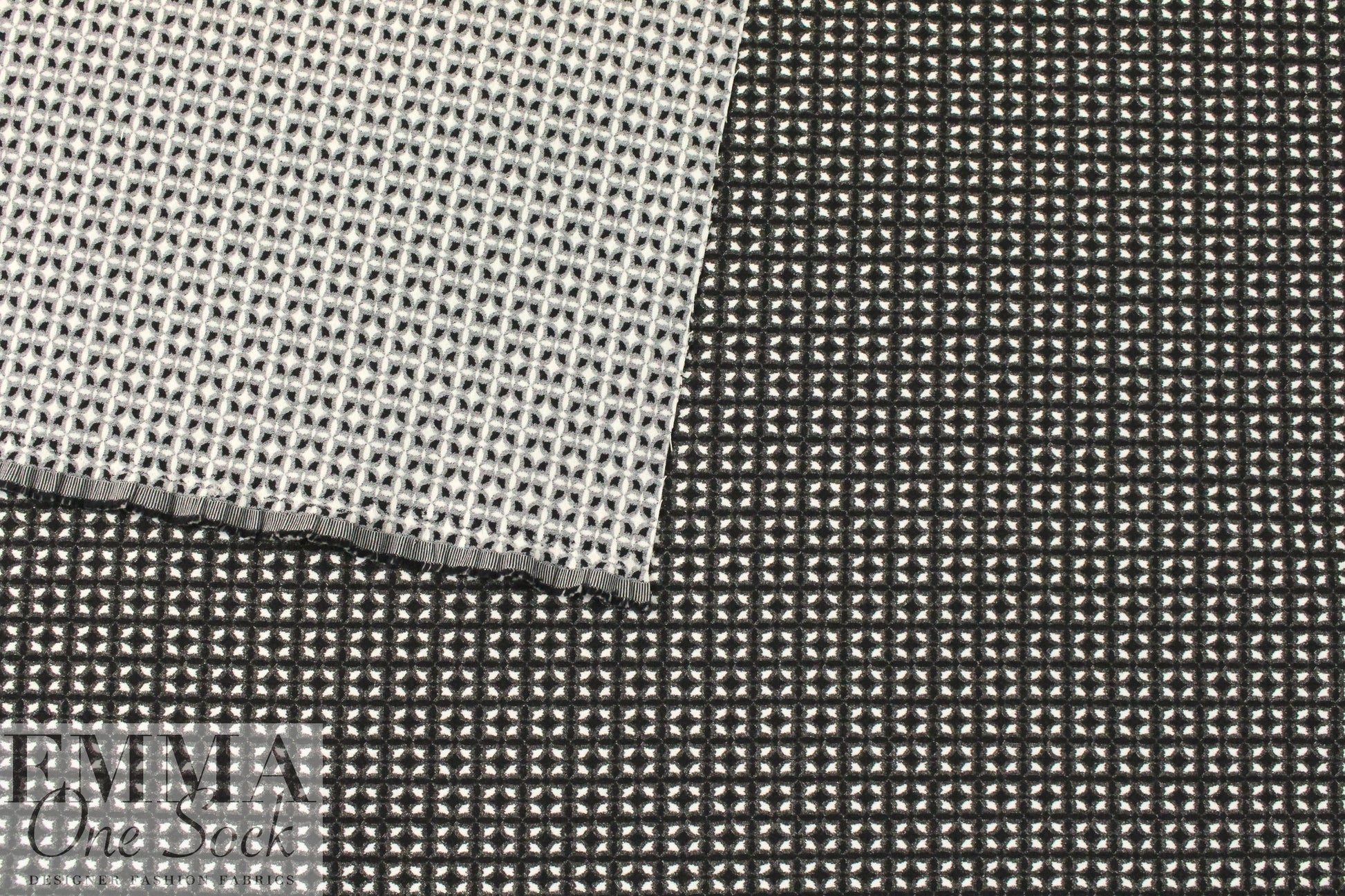 NY designer b/w graphic stretch reversible jacquard 1.75 yd