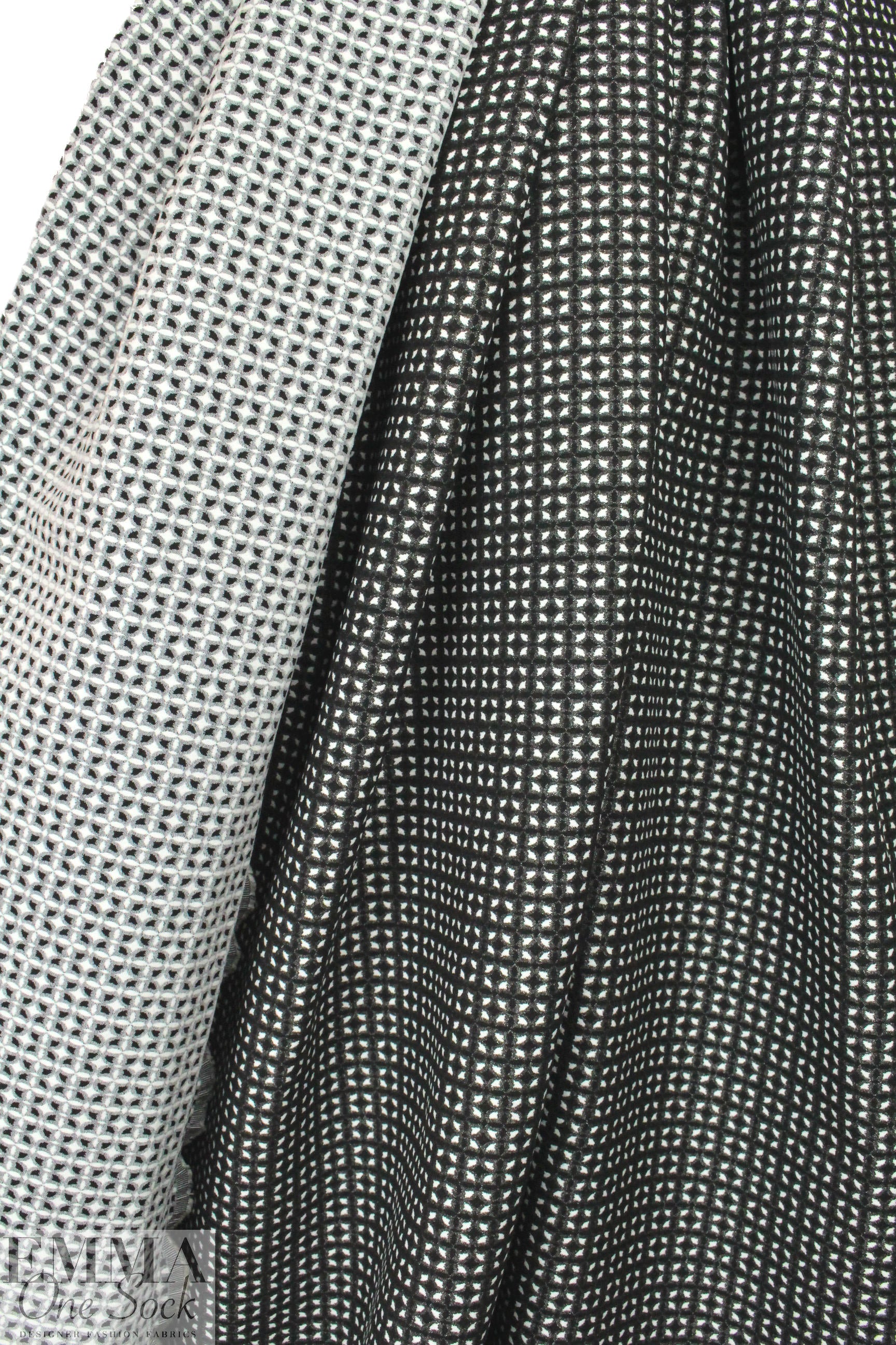 NY designer b/w graphic stretch reversible jacquard 2.25 yd