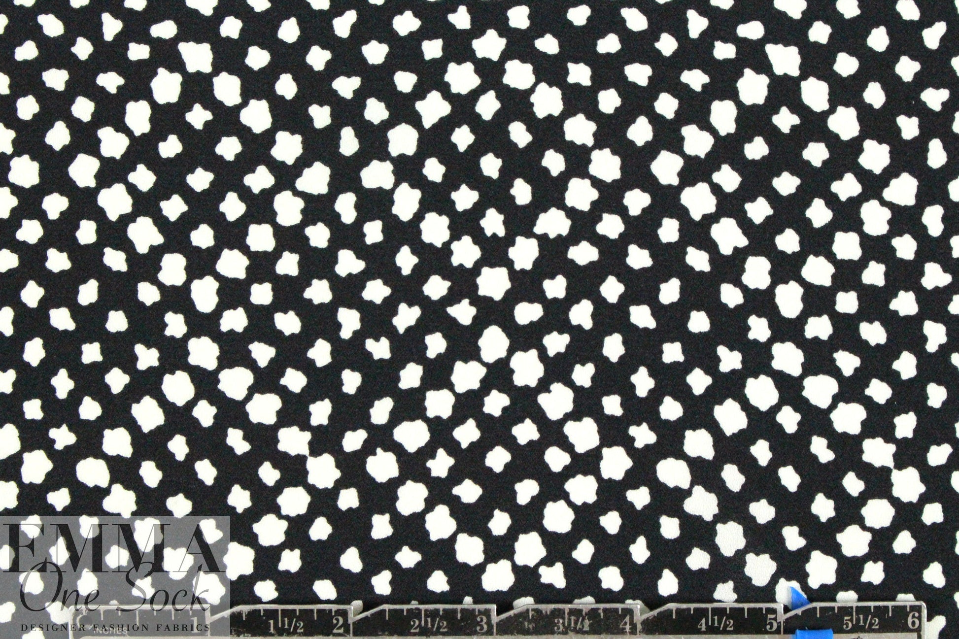 The0ry black/white dotty stretch silk woven 1.25 yds
