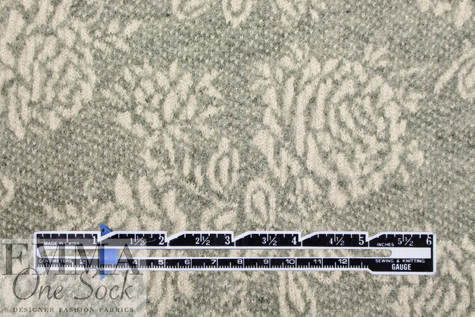 Italian textured wool matelasse' knit - rose 1.875 yd
