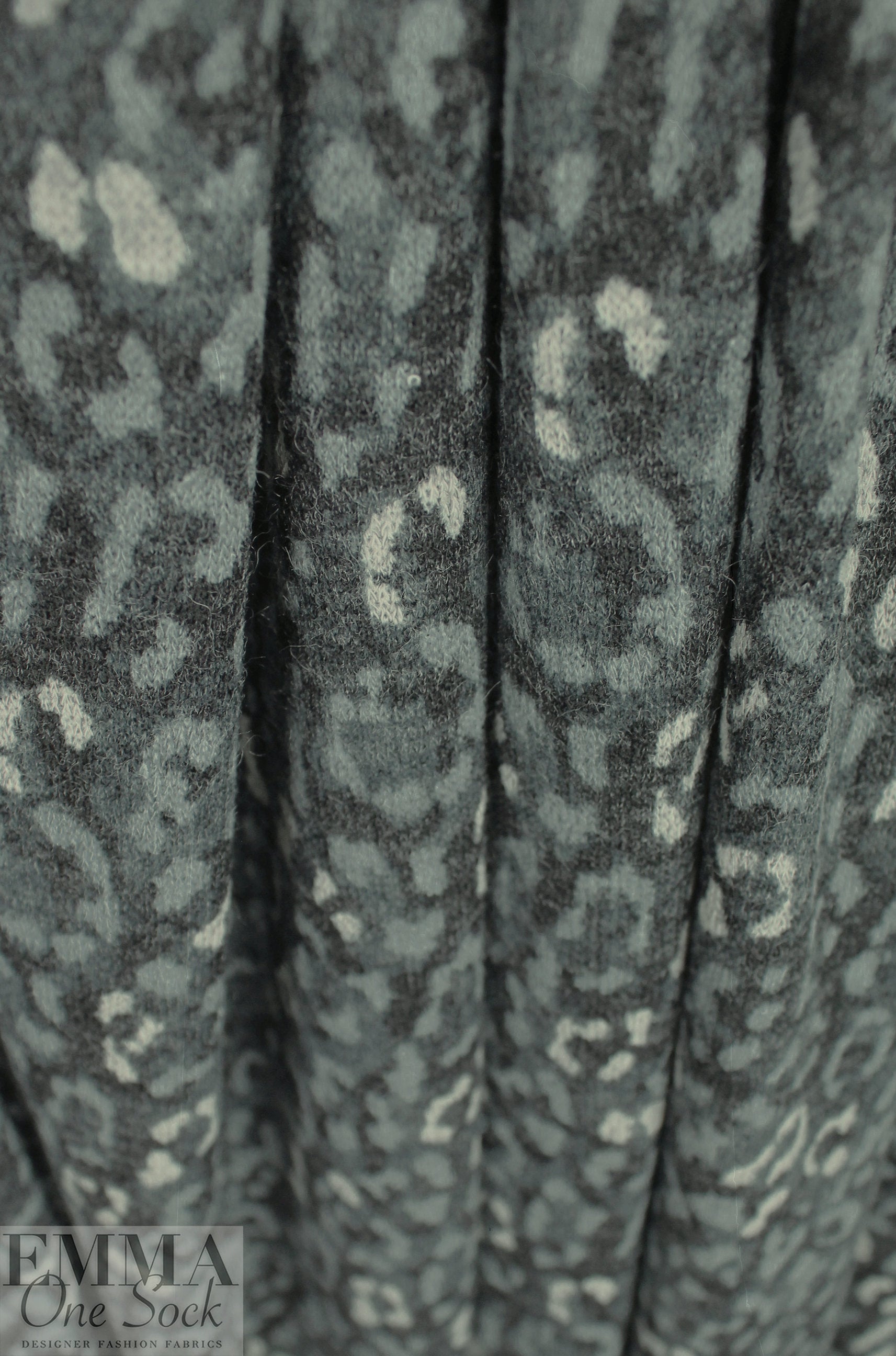 heathered, printed sweater knit - spotted gray 1.625 yd