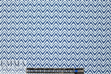 NY designer navy/white zig nylon knit swimwear 1.625 yd