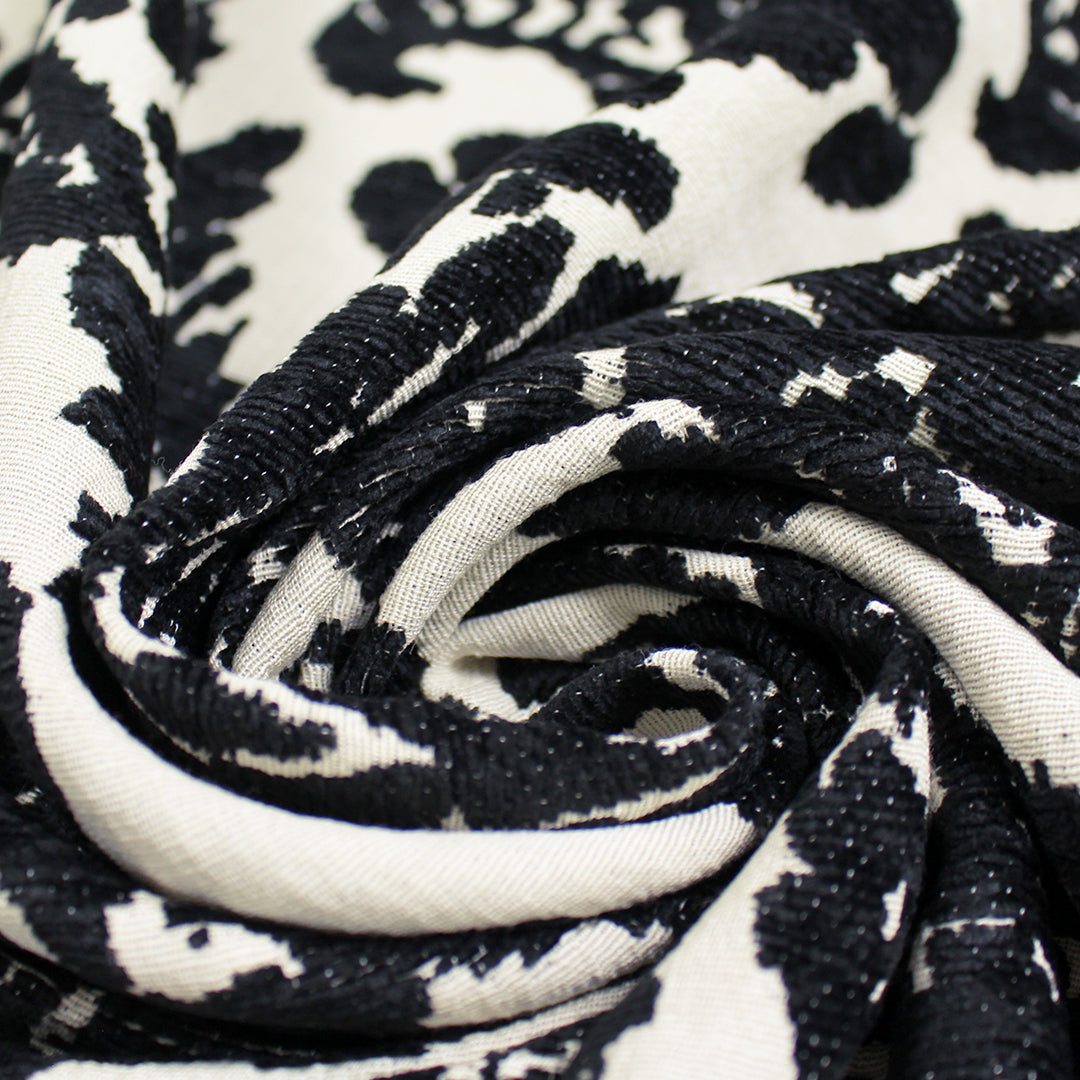 Italian 'damask scroll' viscose blend jacquard tapestry 1.875 yd