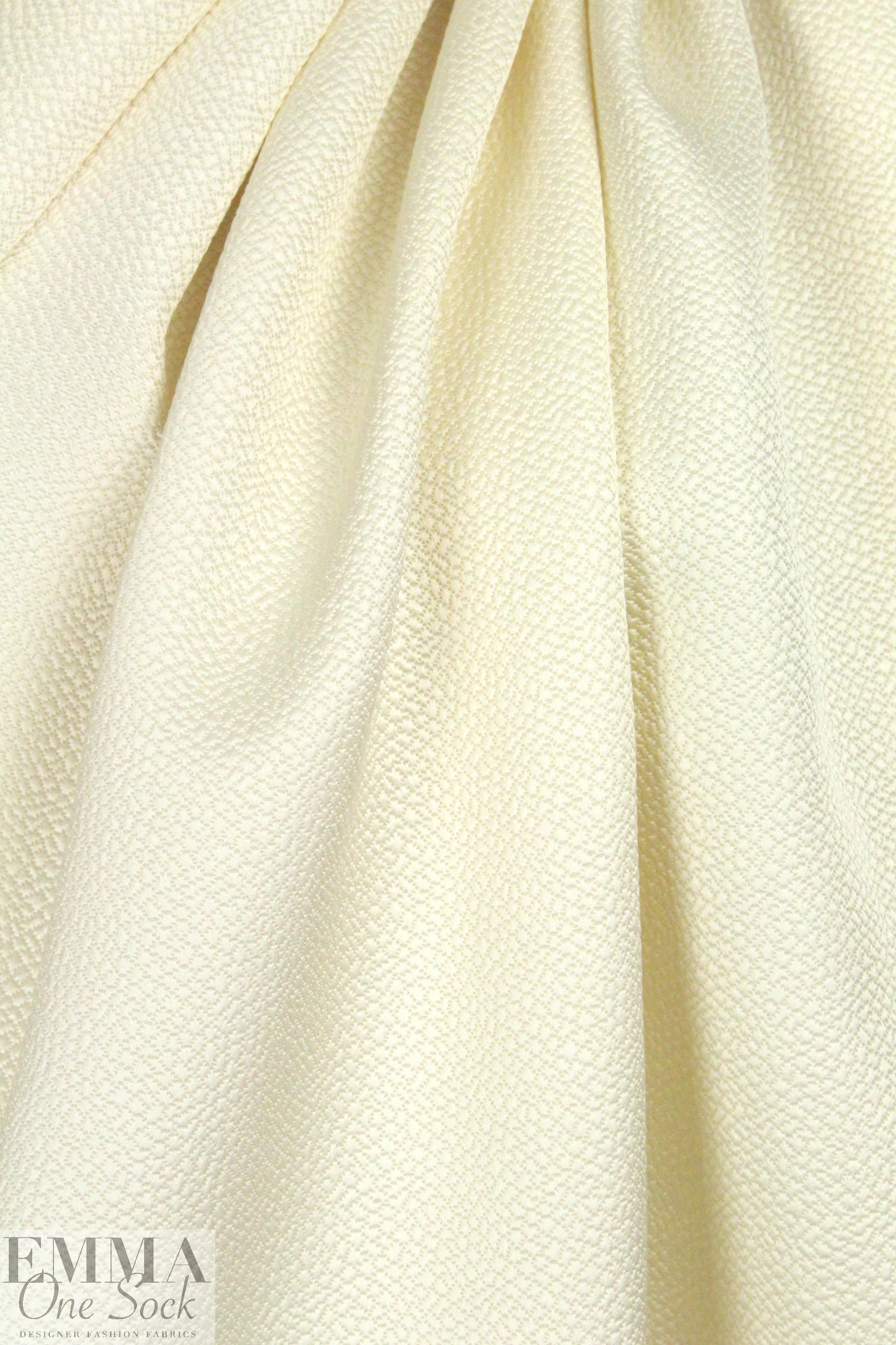 The0ry hammered- texture silk/wool suiting - ivory 1.125 yd