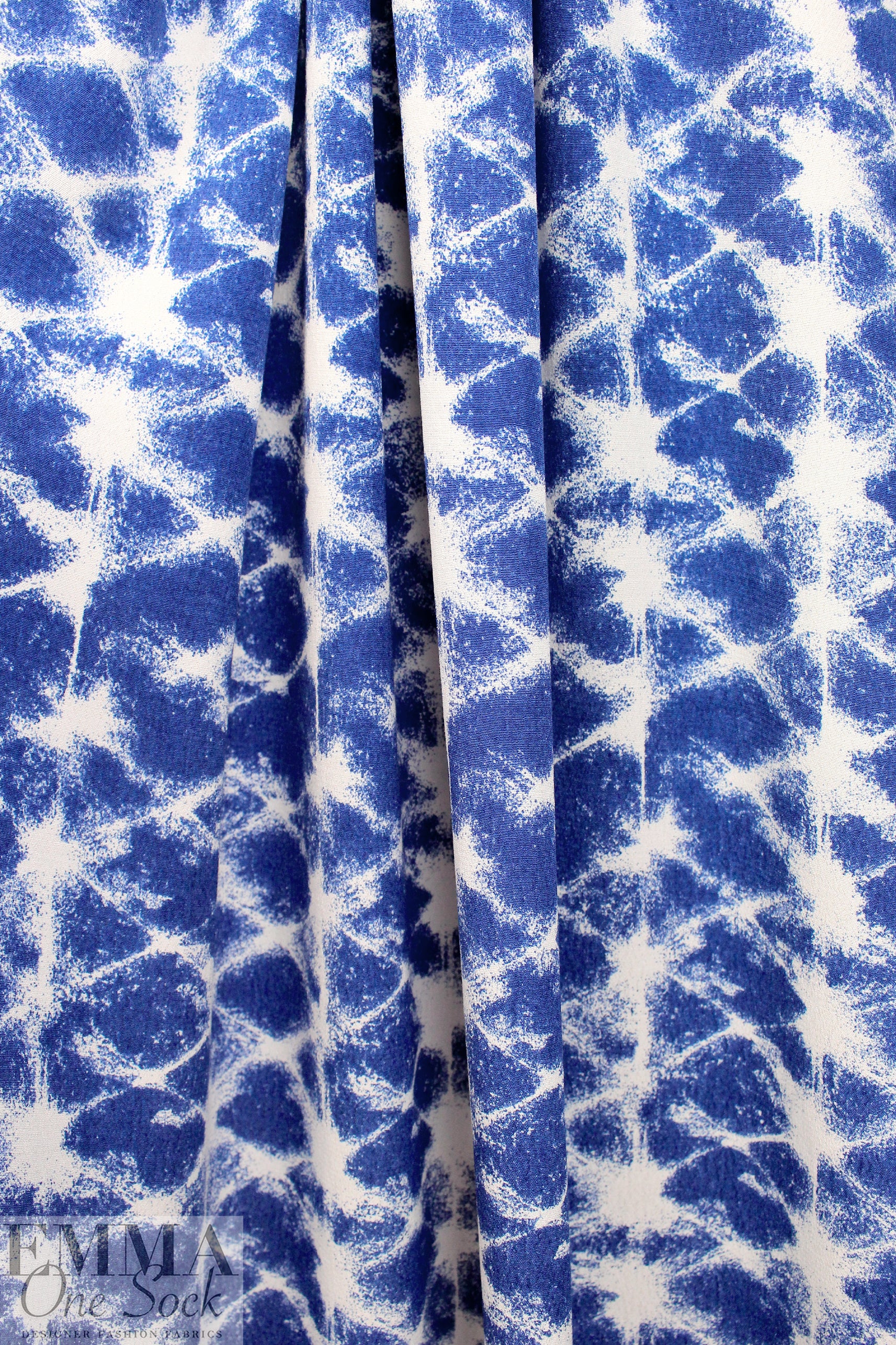 designer 'batiky lattice' drapey viscose crepe 1.625 yds