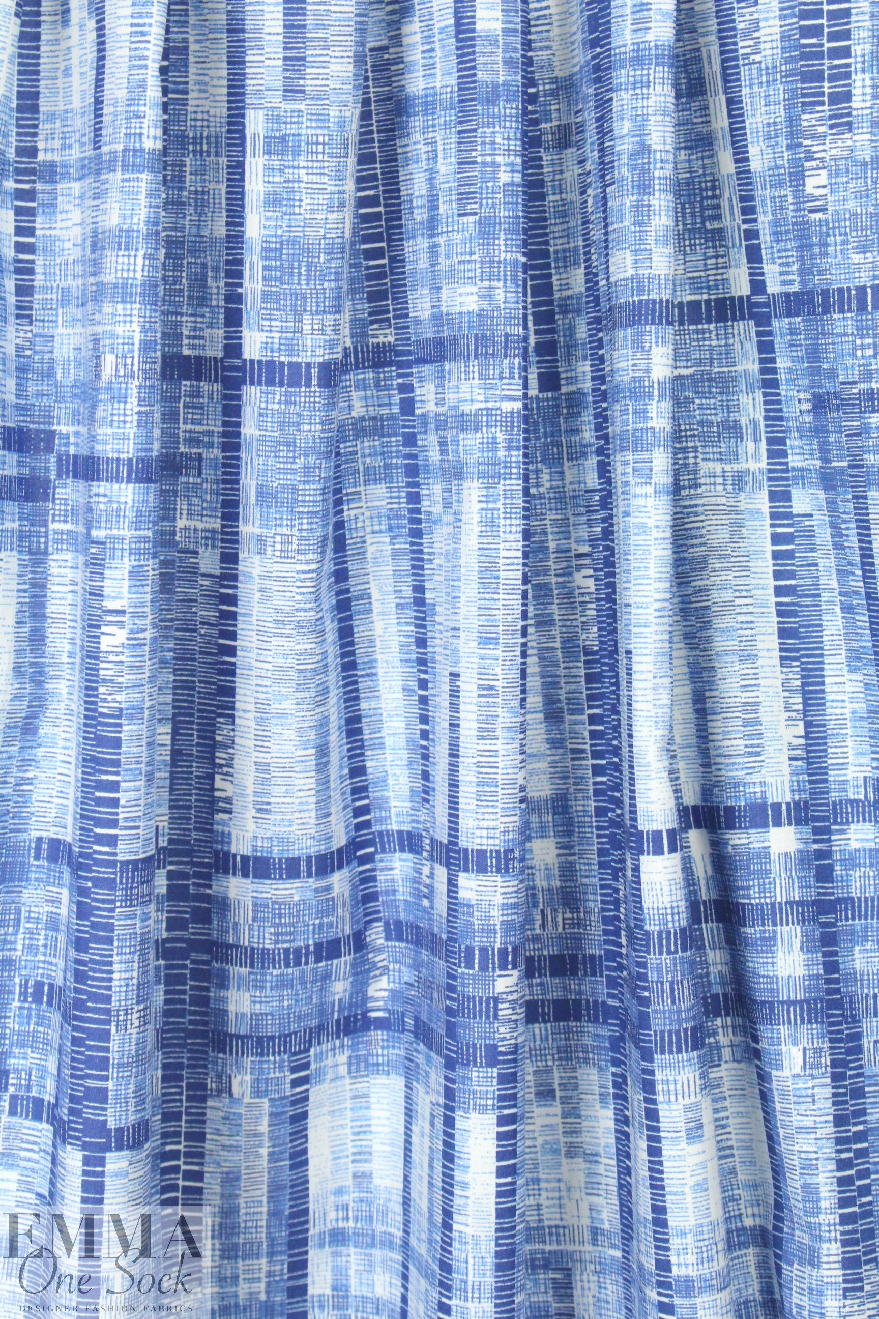 T0ri Richard blue hatch screen printed cotton lawn