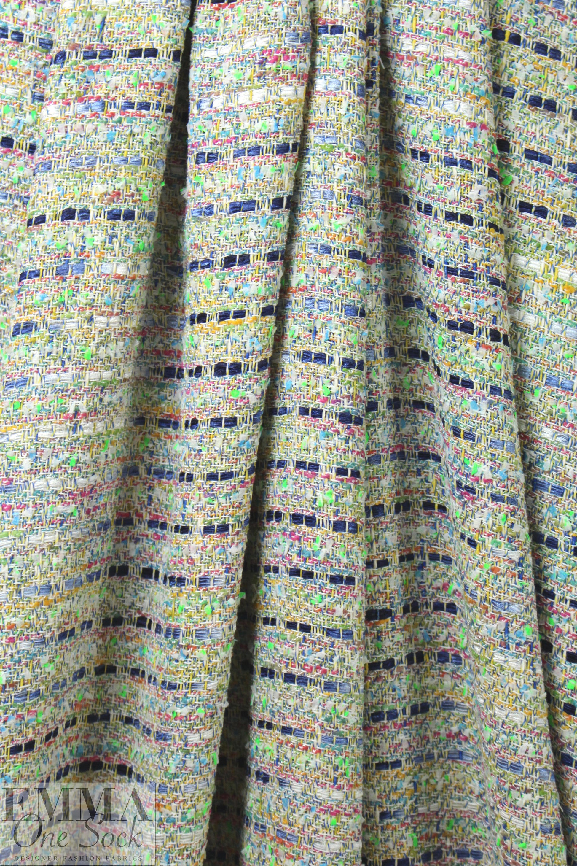 Italian 'blue ribbon' boucle' tweed suiting 2 yd