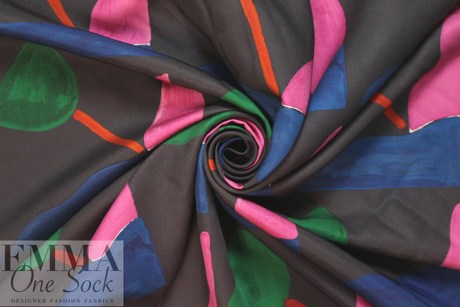 Whit large stylized tulip viscose woven twill
