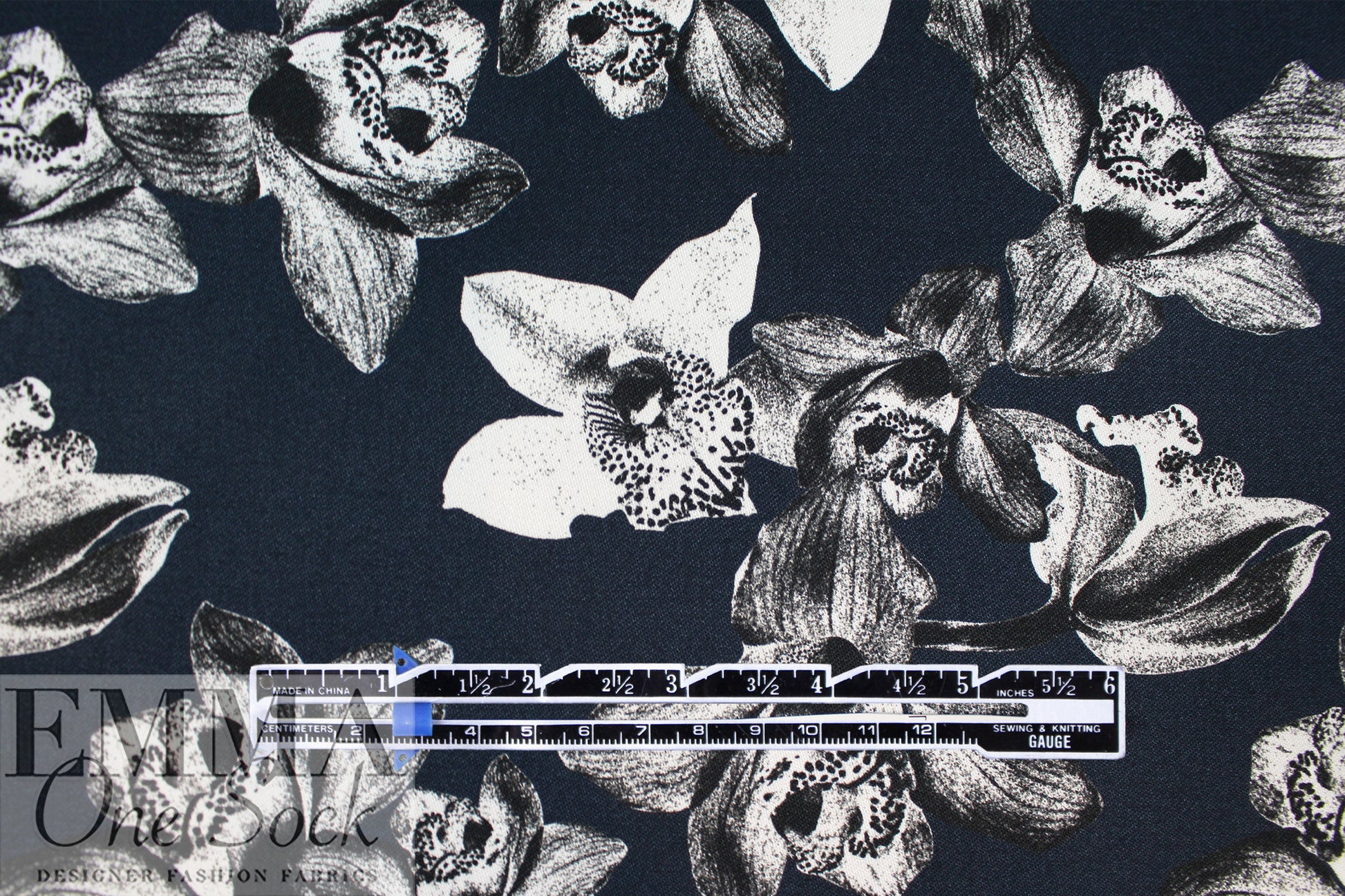 'lino print orchid' stretch cotton twill 1 yard