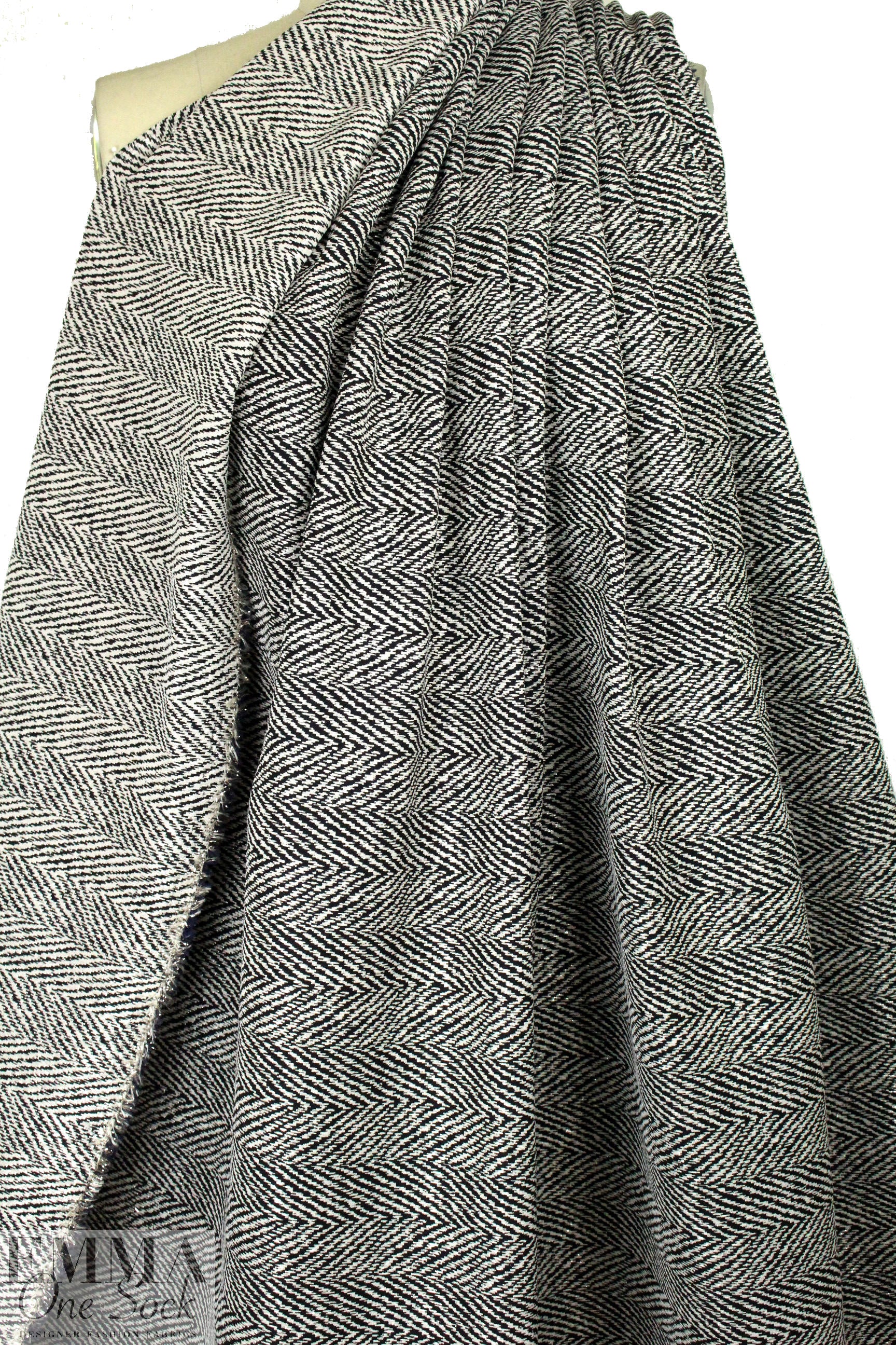 Carmen Marc Va1vo silver/black vertical stretch suiting