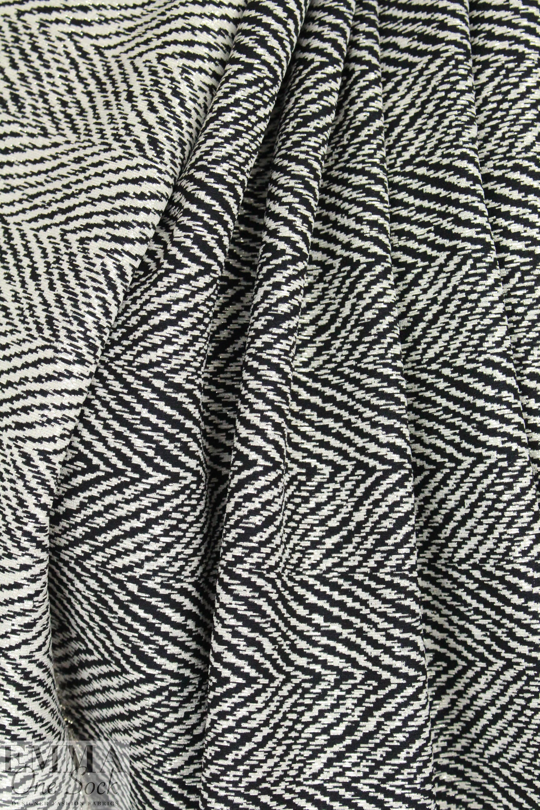 Carmen Marc Va1vo silver/black vertical stretch suiting