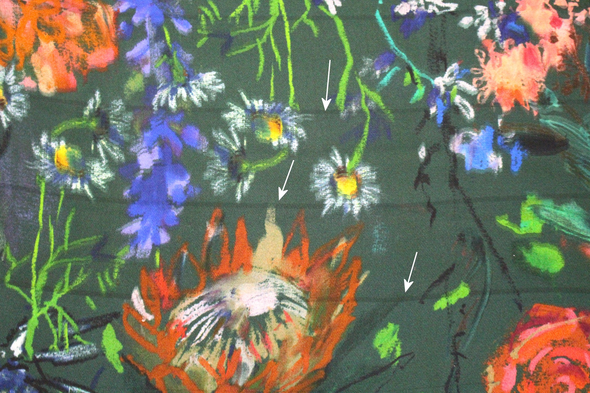 Italian viscose crepe woven - fleurs et chiens *FLAW*