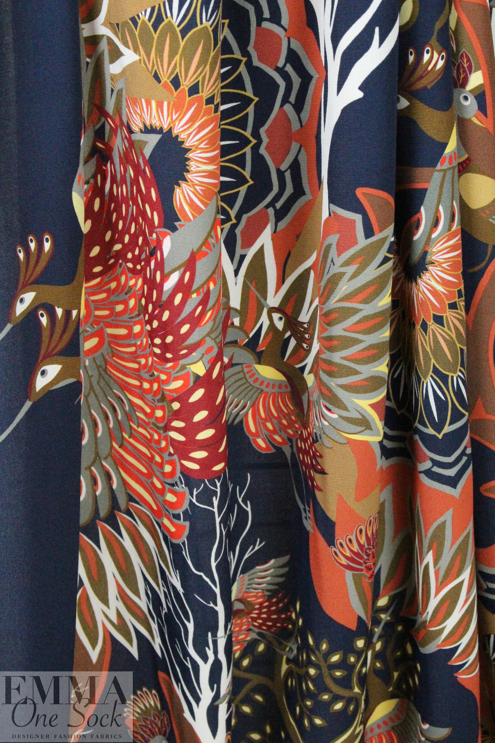 Italian viscose border print crepe woven - deco dream world