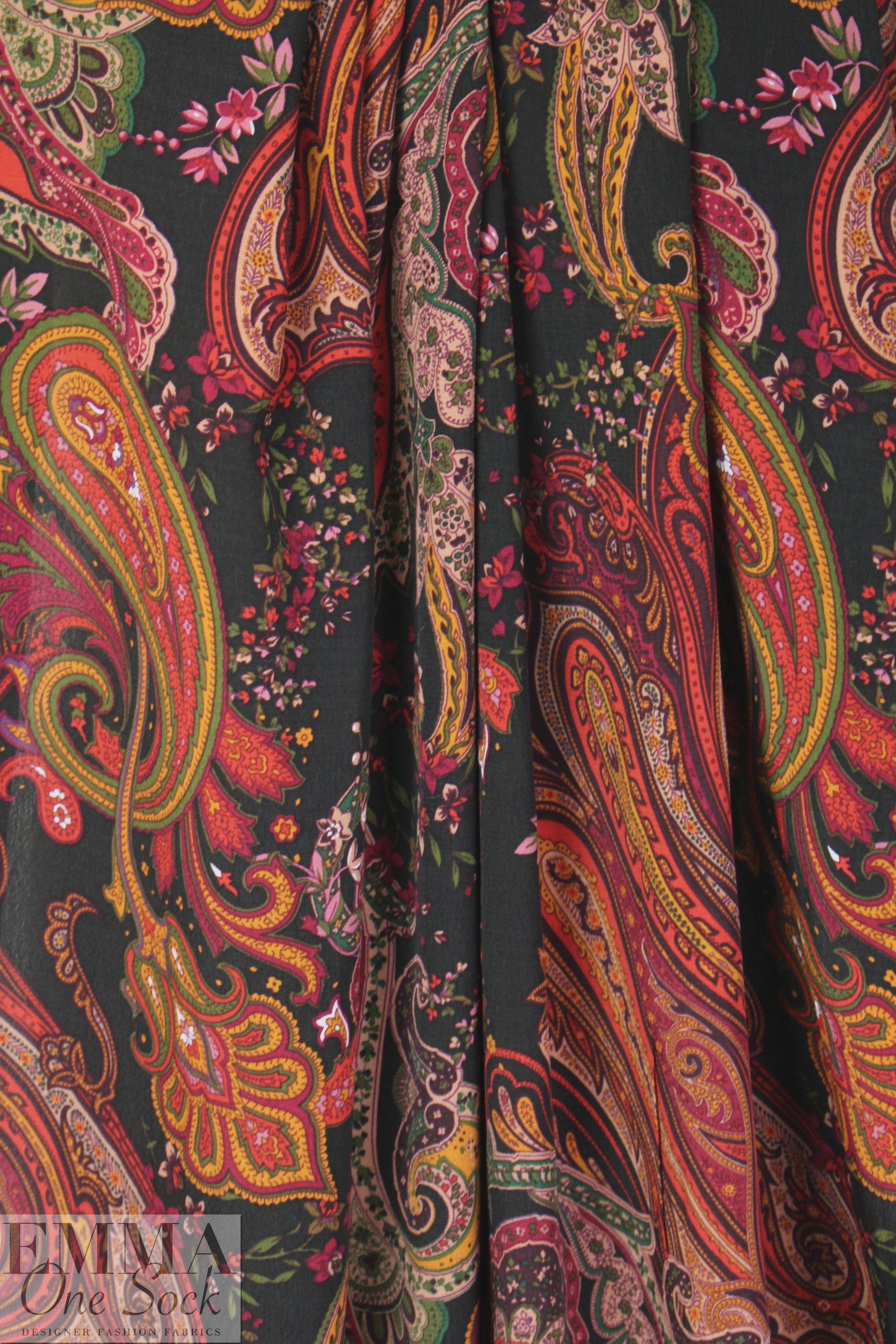 Italian viscose woven - stately paisley