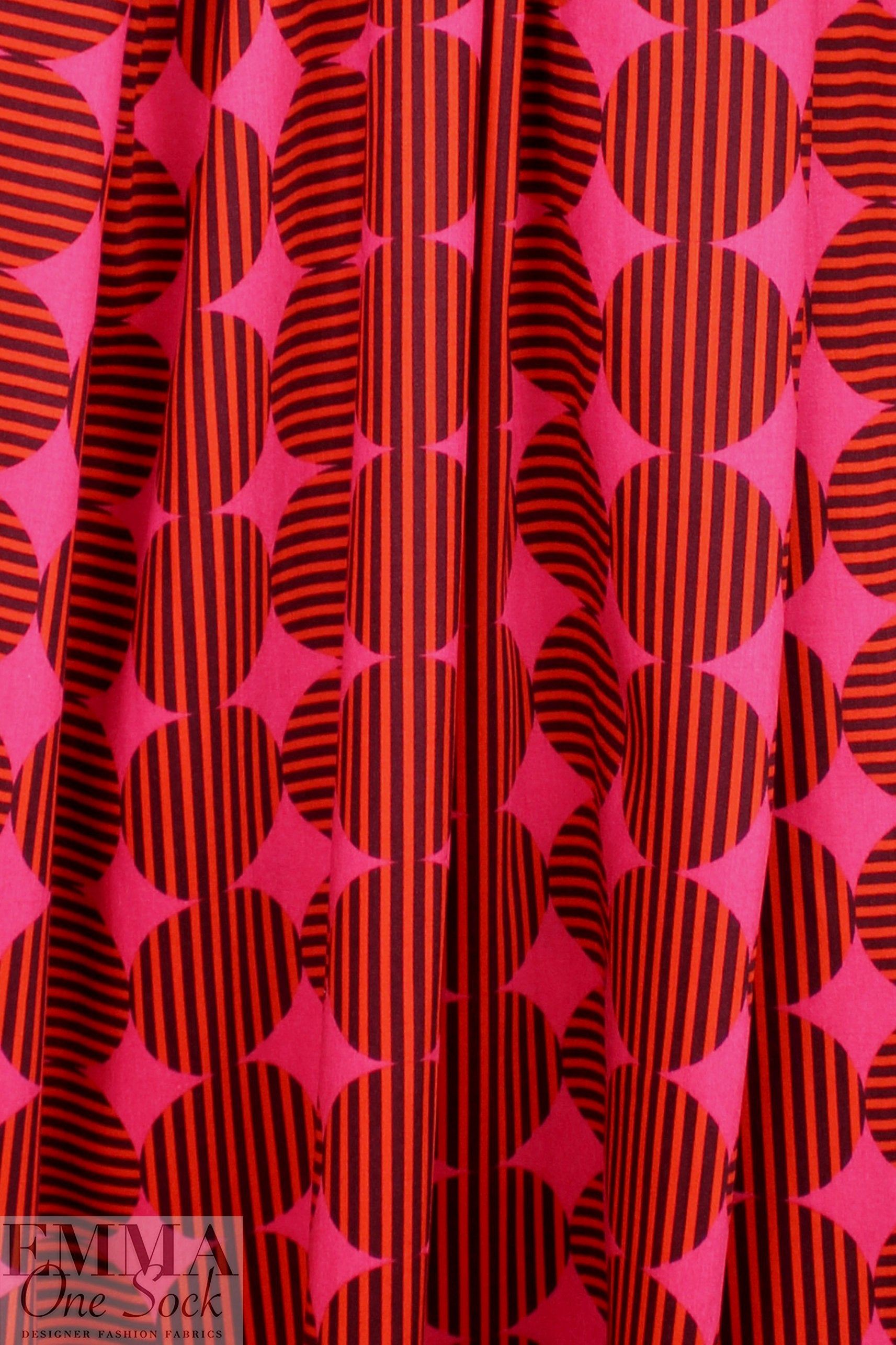 Massim0 'vibrant graphic' Italian drapey viscose woven 1.25 yds