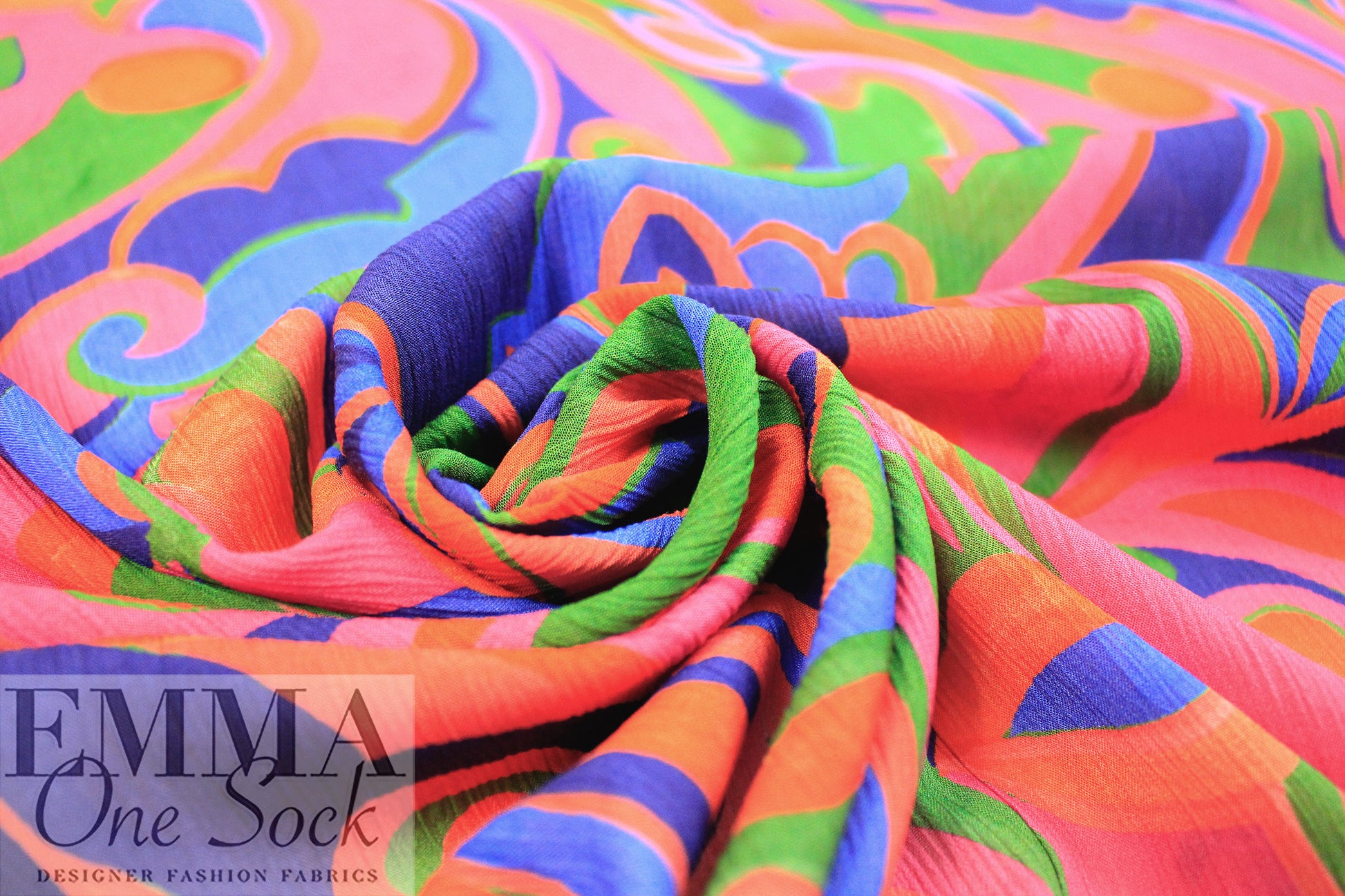Italian retro mod paisley crinkle viscose woven 1.125 yds