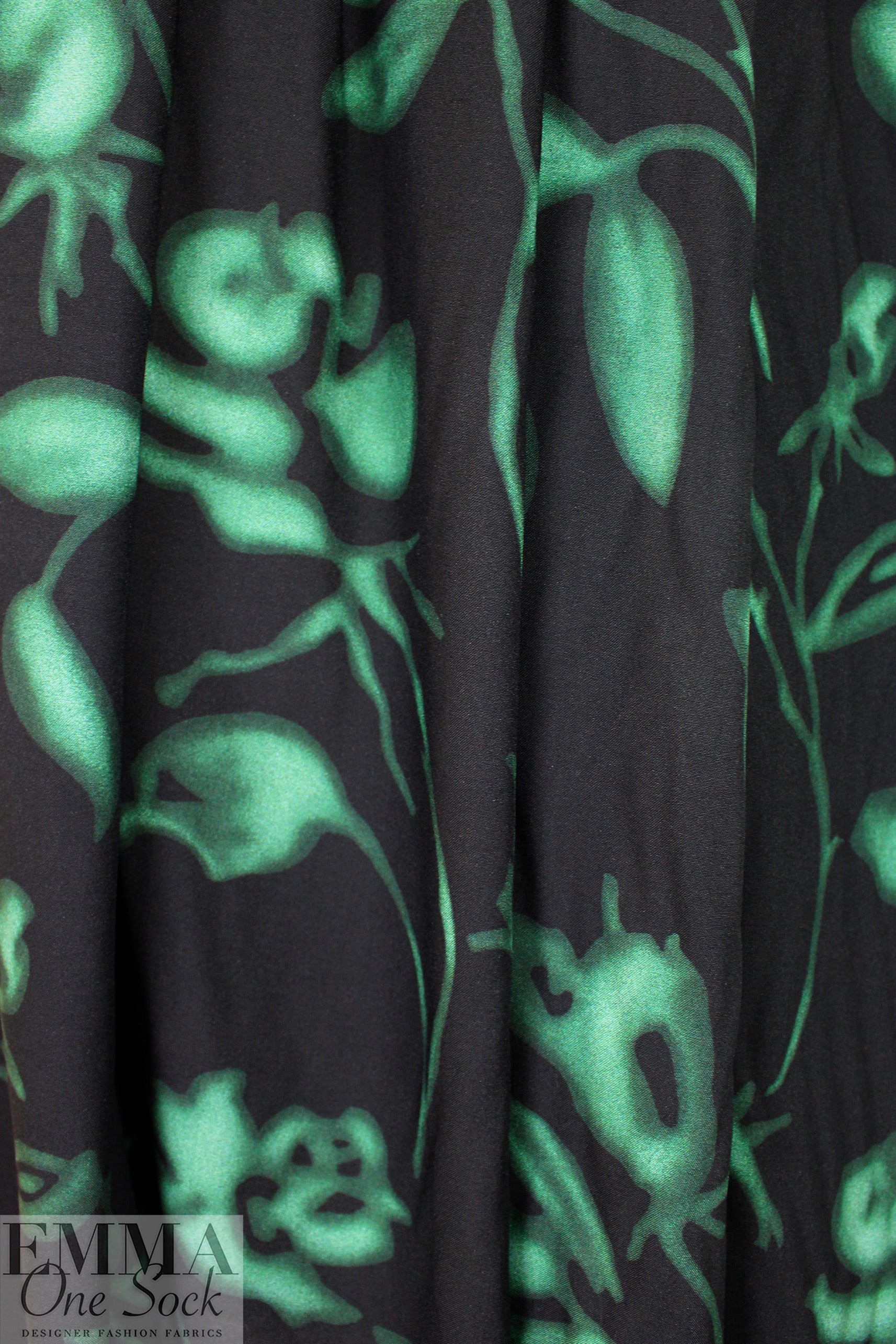 Italian 'whispering vines' viscose dressweight woven .625 yds