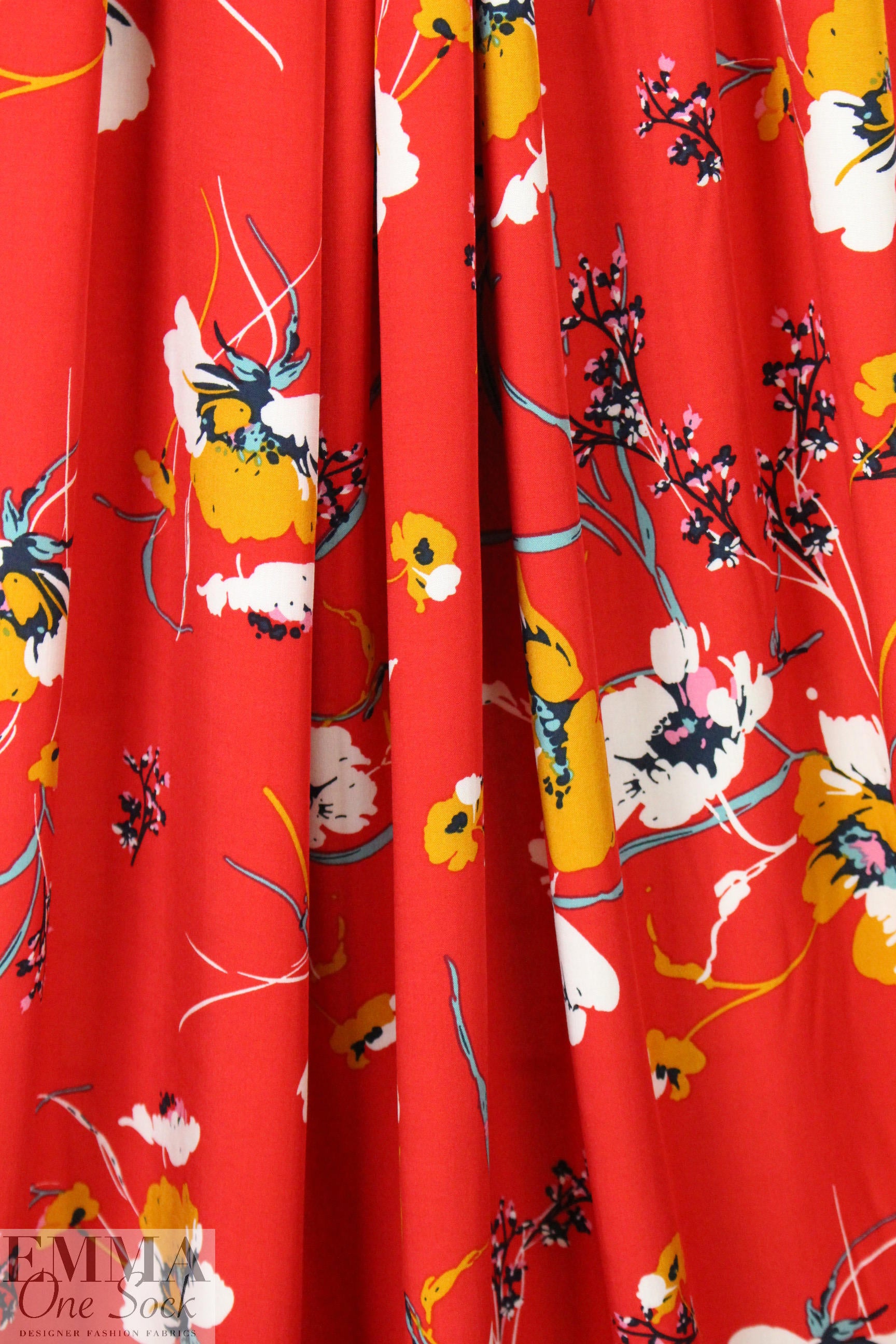 'les fleurs' drapey viscose woven .75 yds