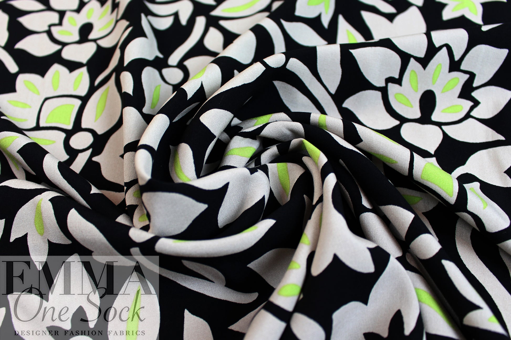 'jungle wanderer' viscose voile, Oeko Tex certified 1.625 yd