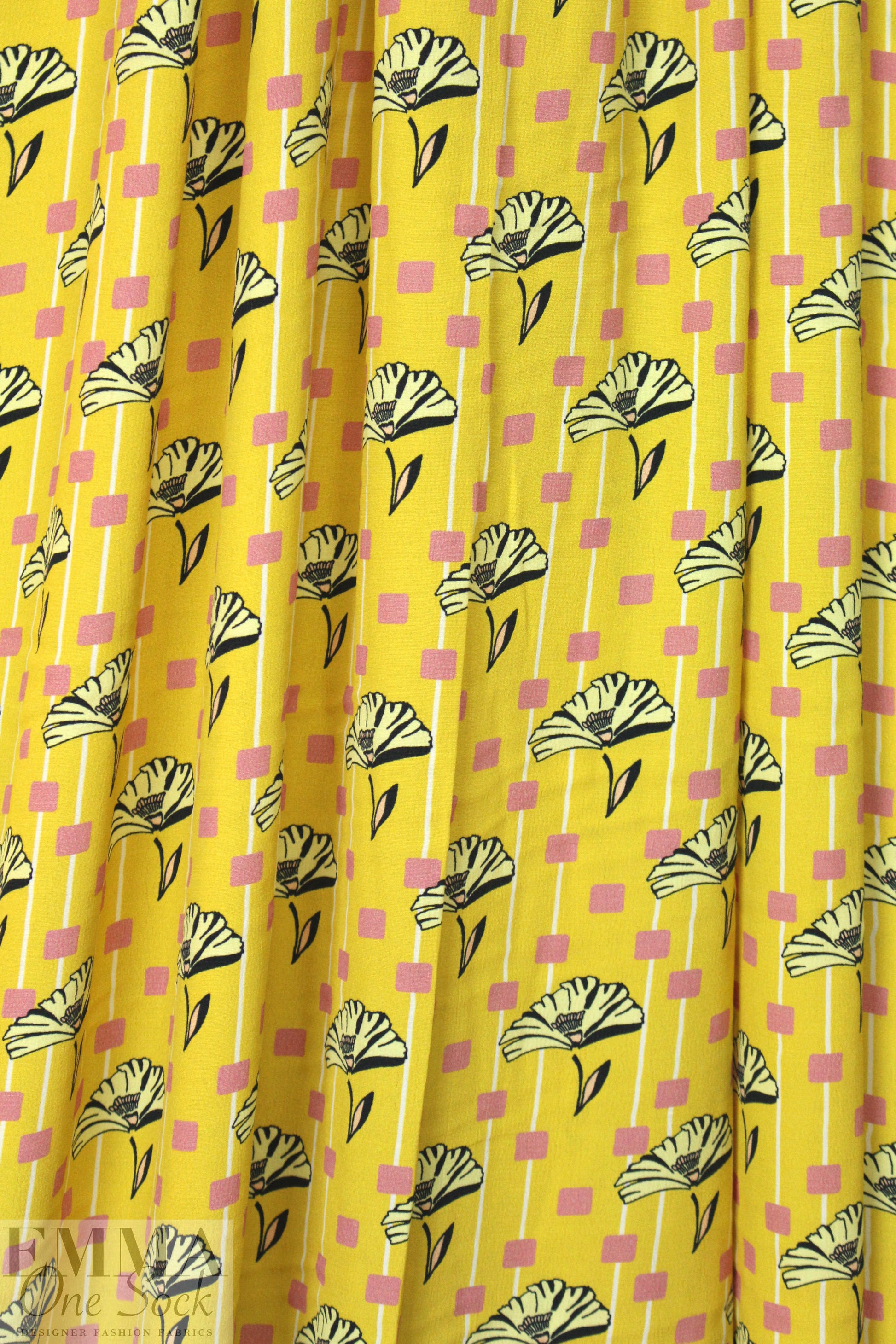 German viscose crepe woven - retro flower graphic 1.5 yd