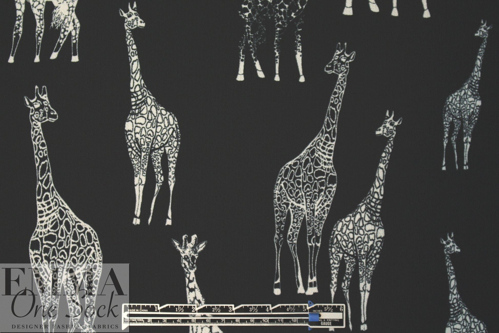 CA designer poly crepe woven - giraffe