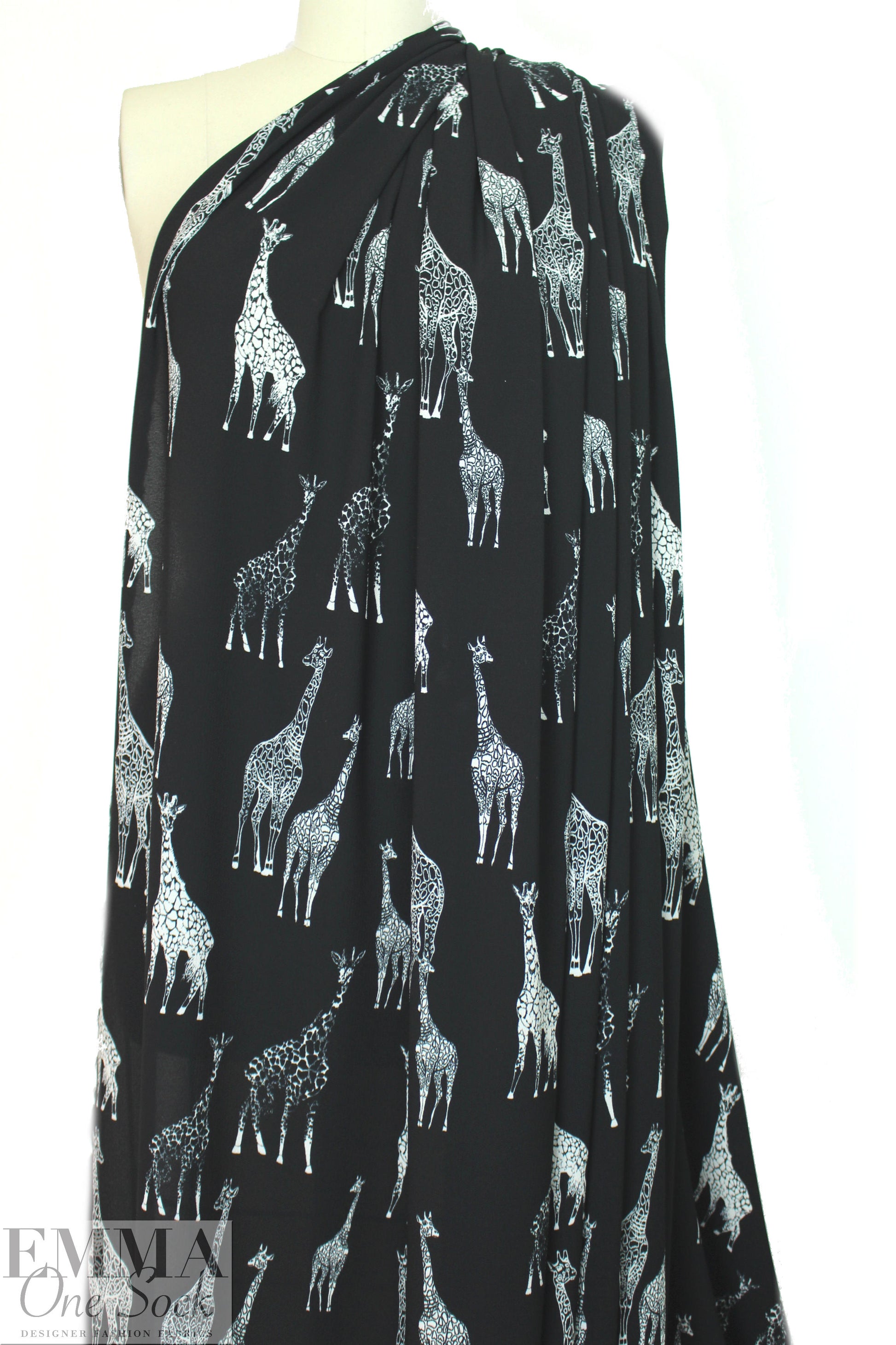 CA designer poly crepe woven - giraffe