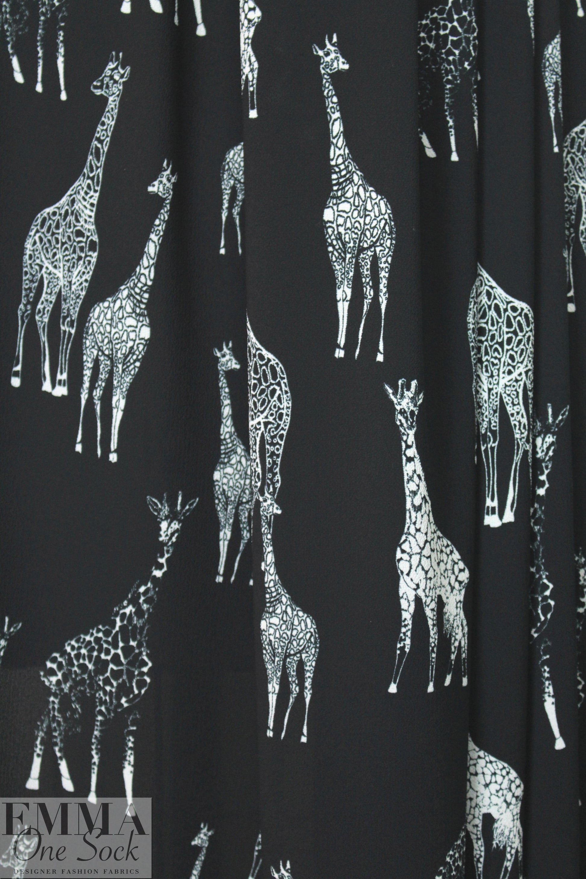 CA designer poly crepe woven - giraffe
