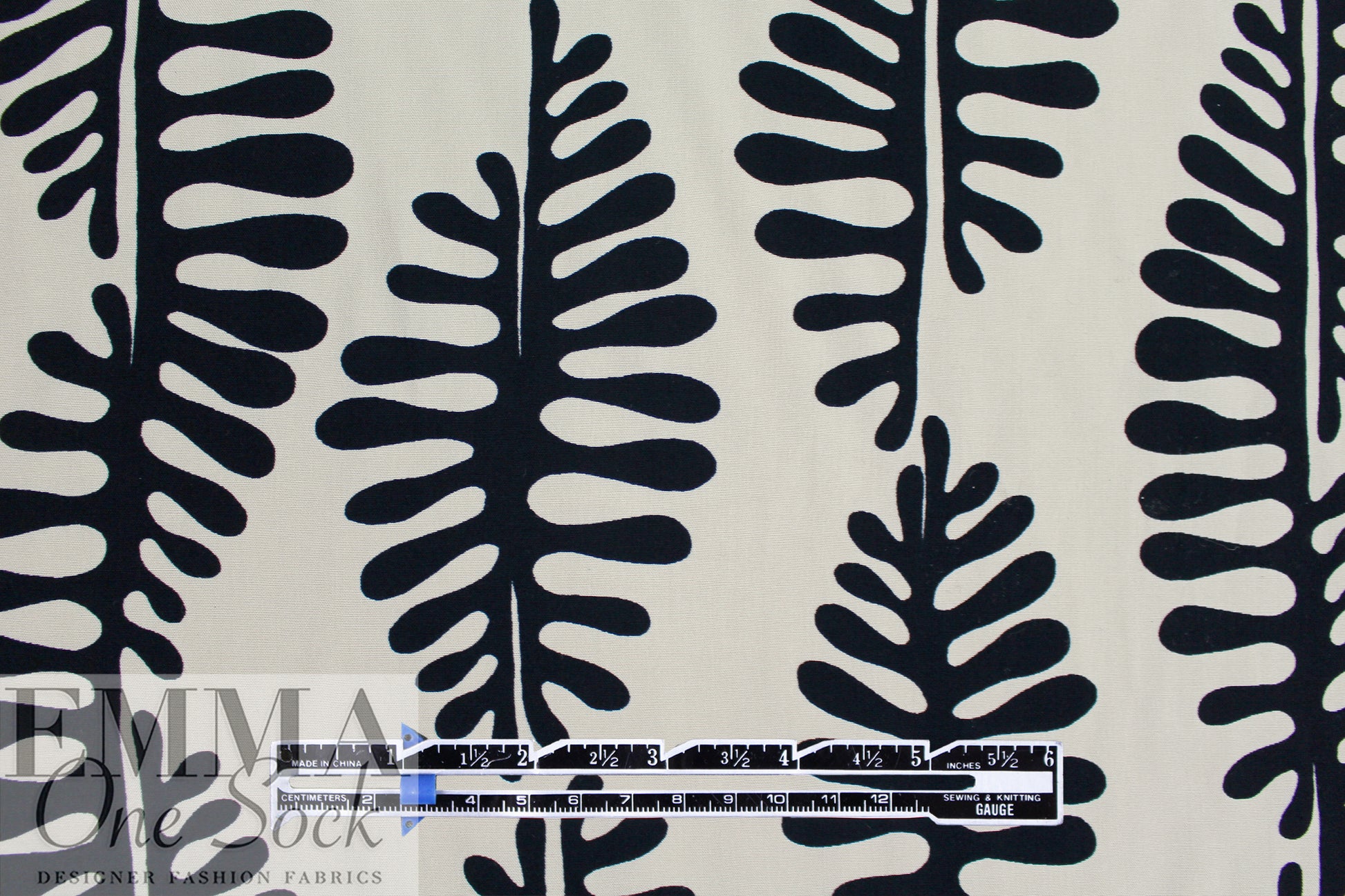 'Matisse' cut-outs Oeko-Tex cert. viscose woven - black/ivory 1 yard