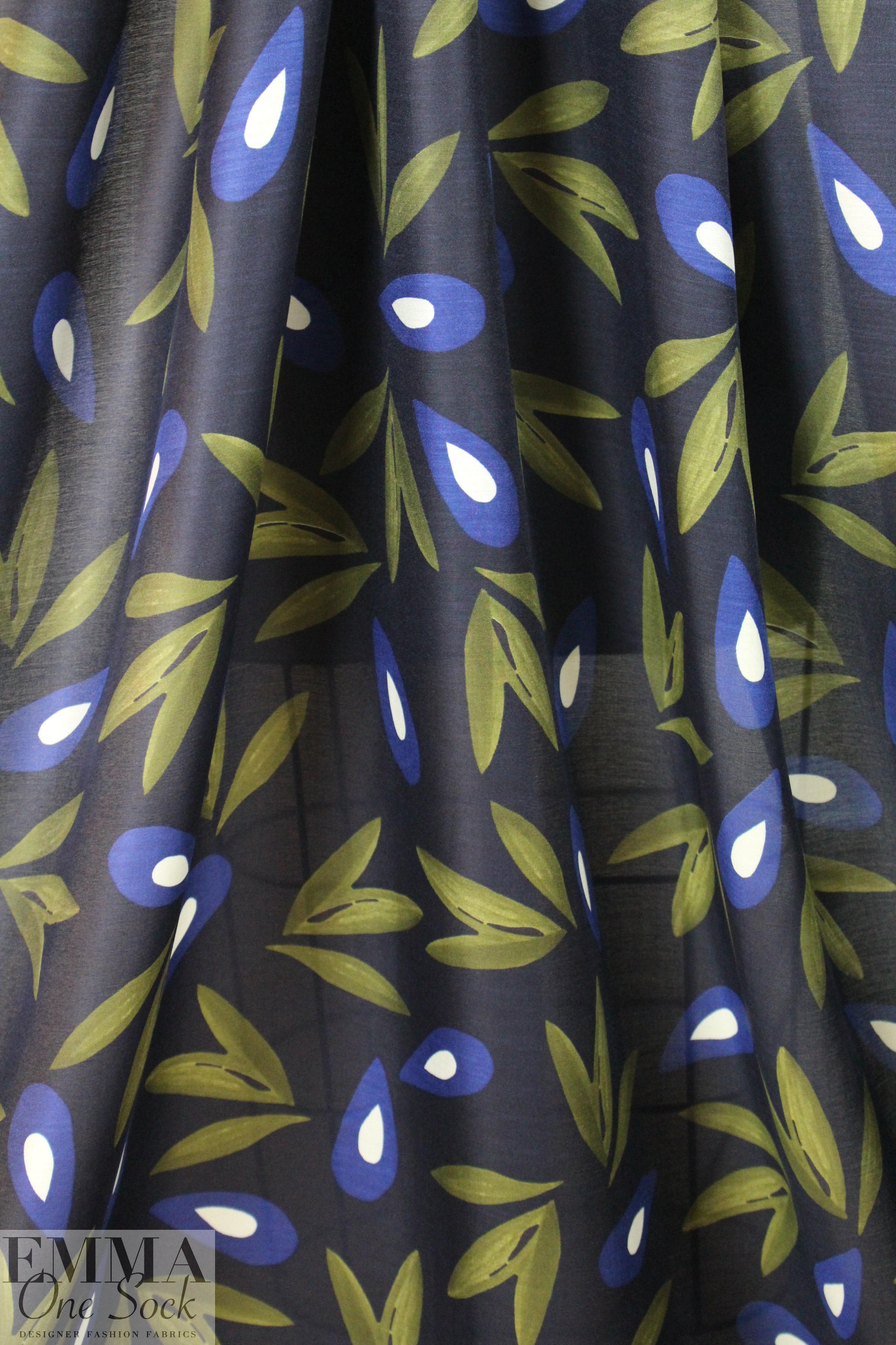 Italian viscose/silk voile woven - leafy graphic
