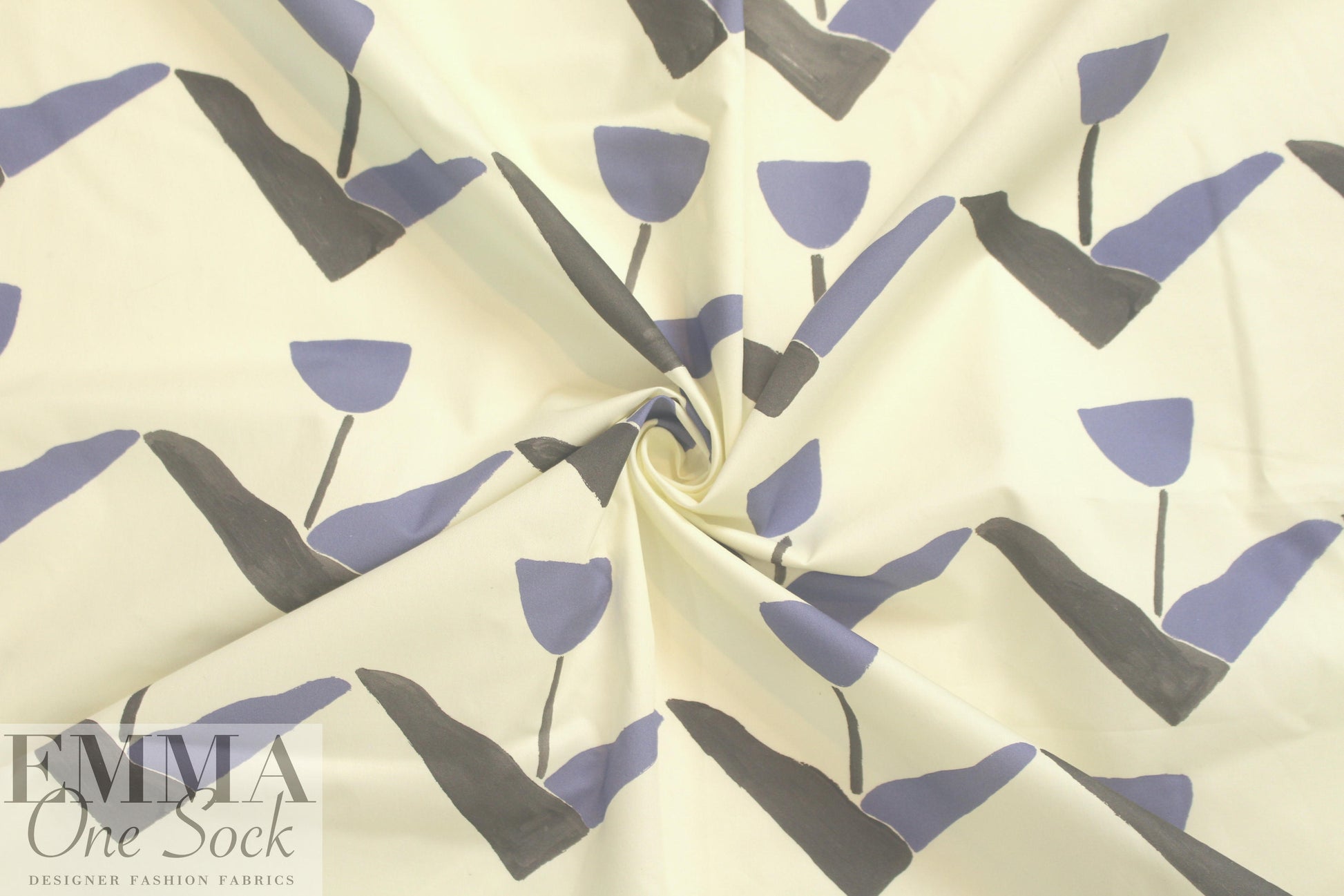 Whit large stylized tulip cotton/spandex shirting .75 yds