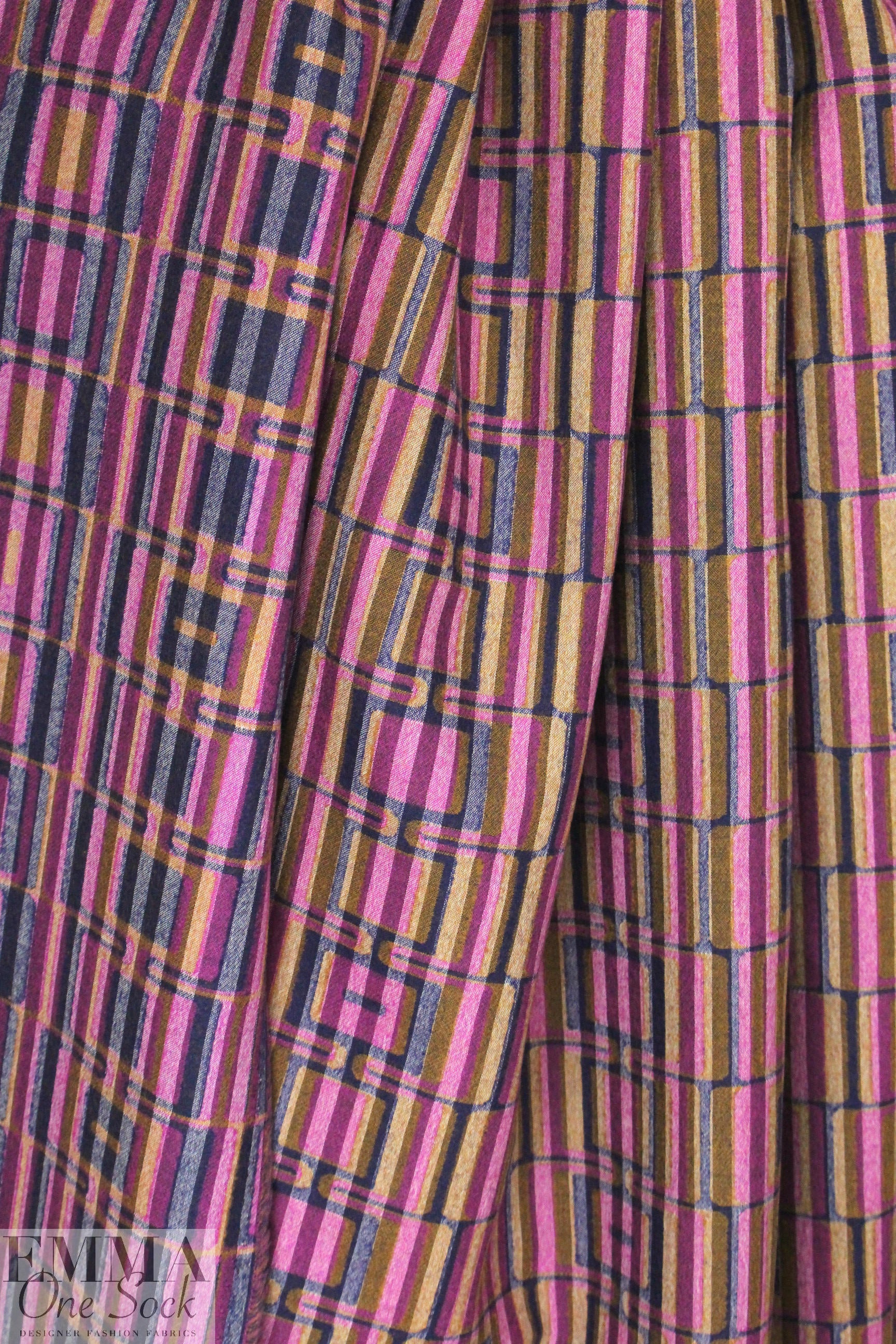 Italian mod graphic wool suiting - fuschia/denim 2 yds