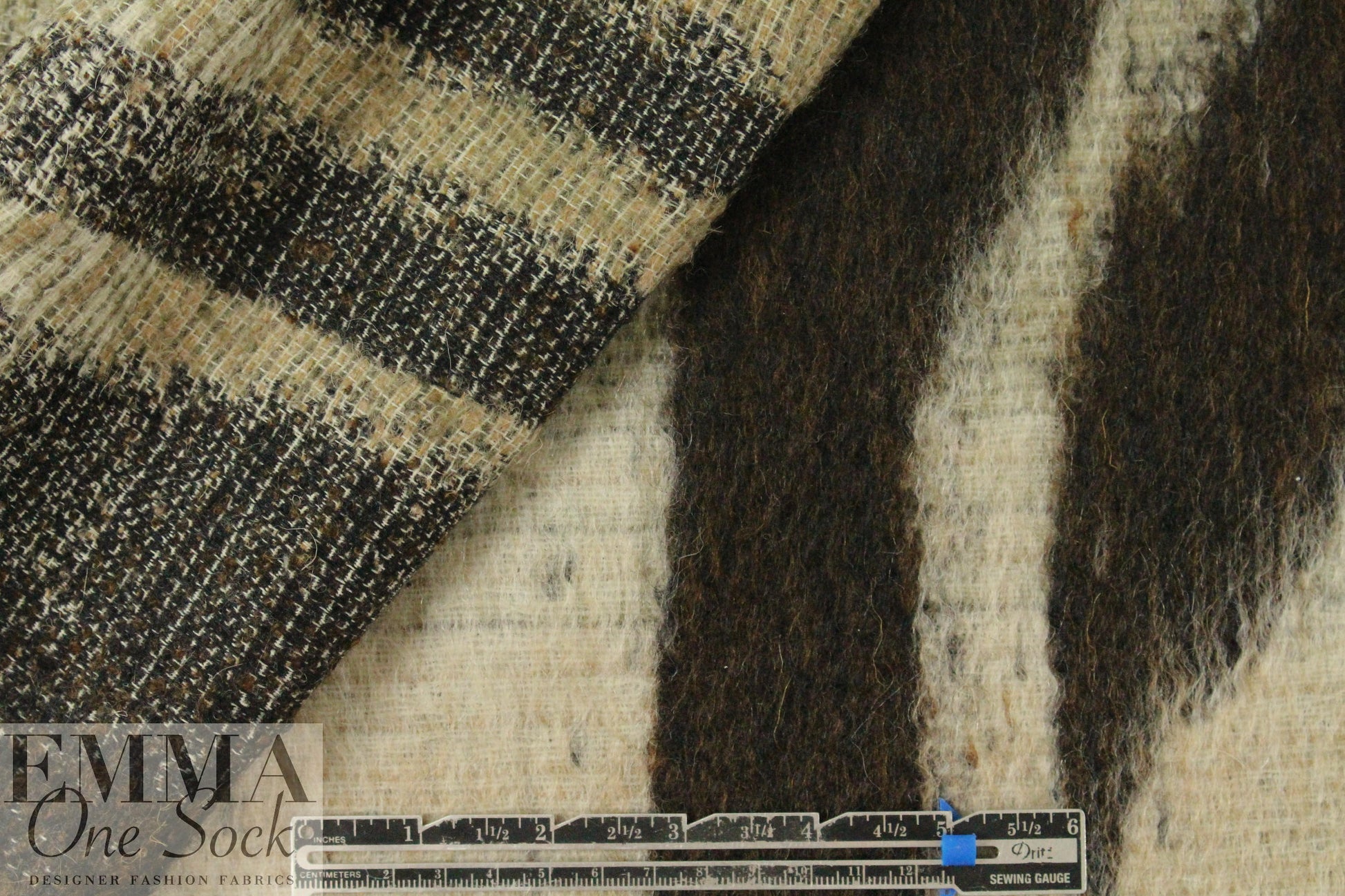 Italian wool/angora abstract design coating - earth