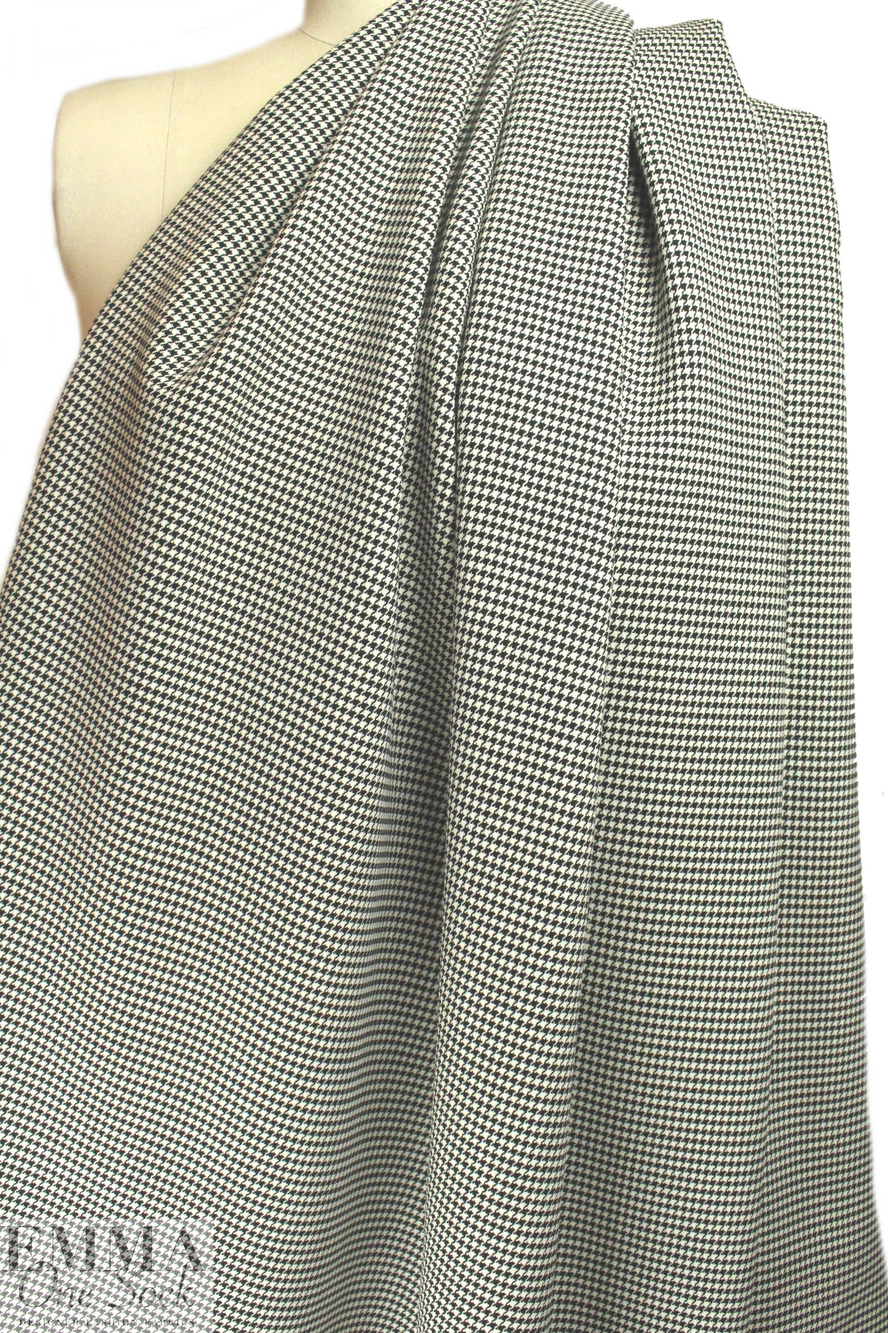 Italian wool stretch houndstooth suiting