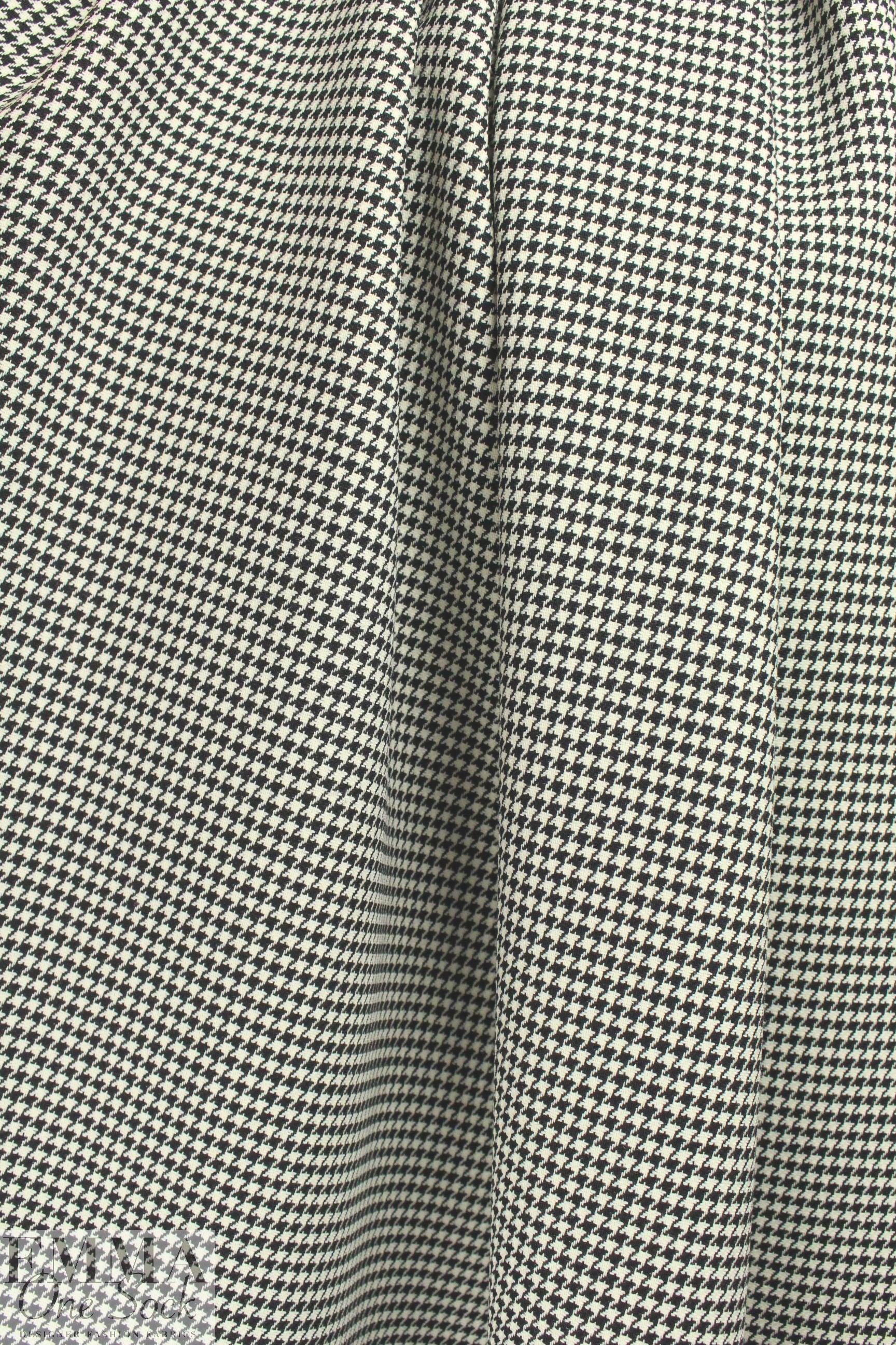 Italian wool stretch houndstooth suiting