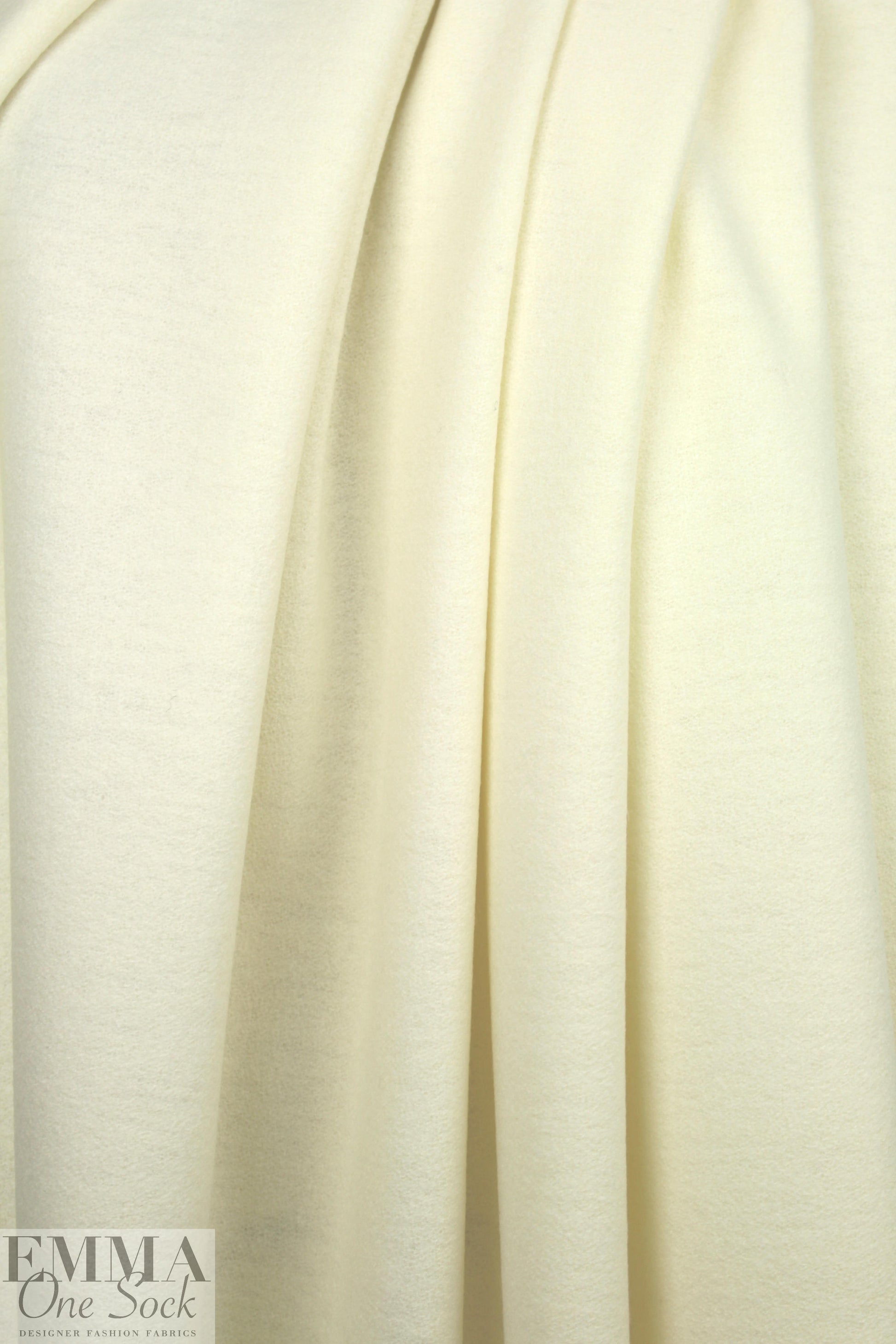 Italian medium weight wool sweater knit - cream