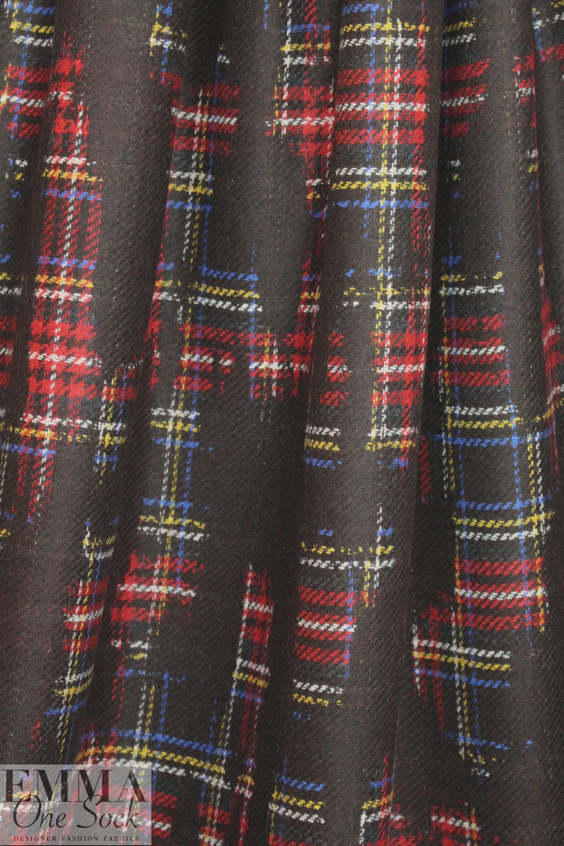 Italian 'now you see it' wool plaid suiting 2 yd