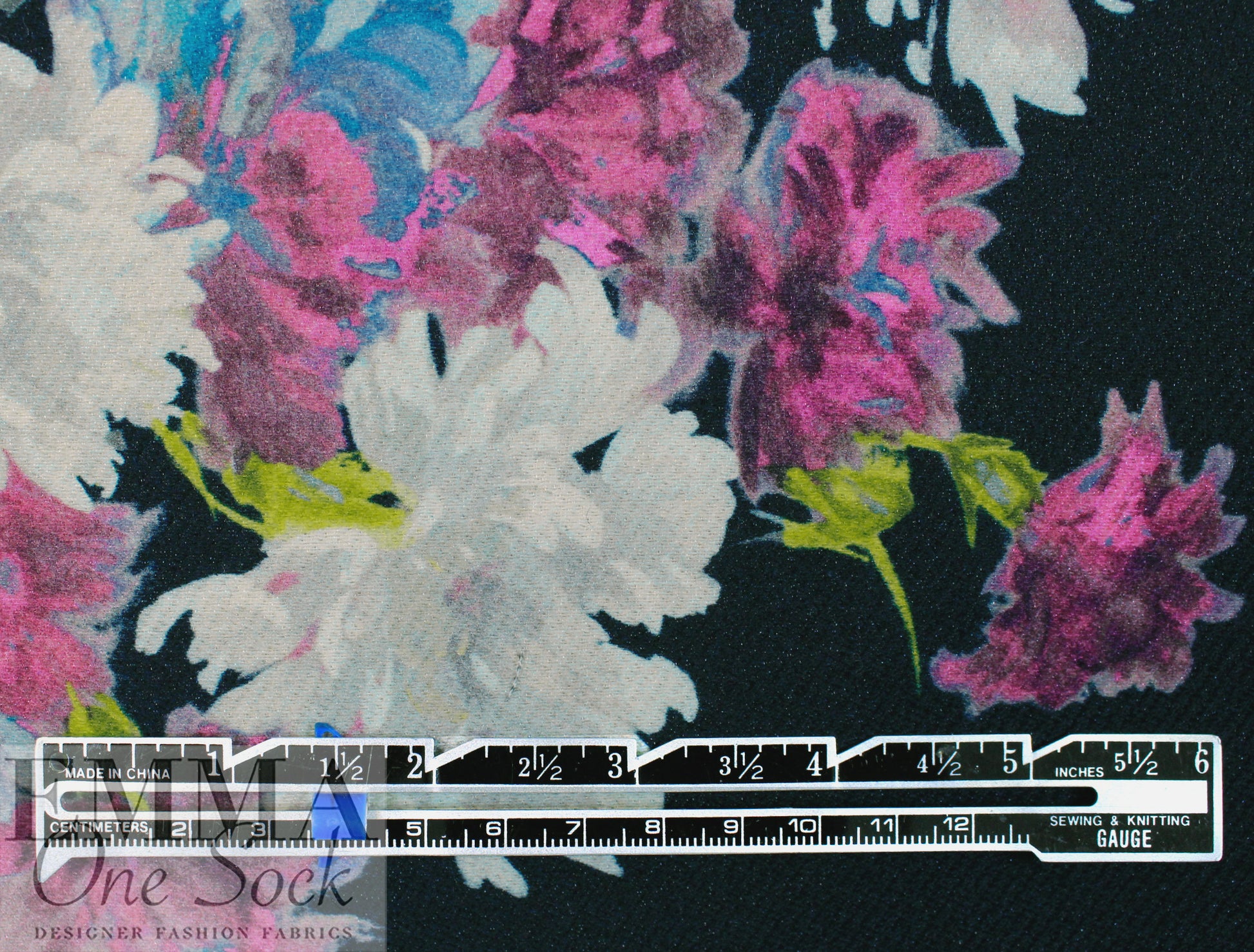 Emanue1 Ungaro haute couture wool twill - tossed bouquet 1.5 yd