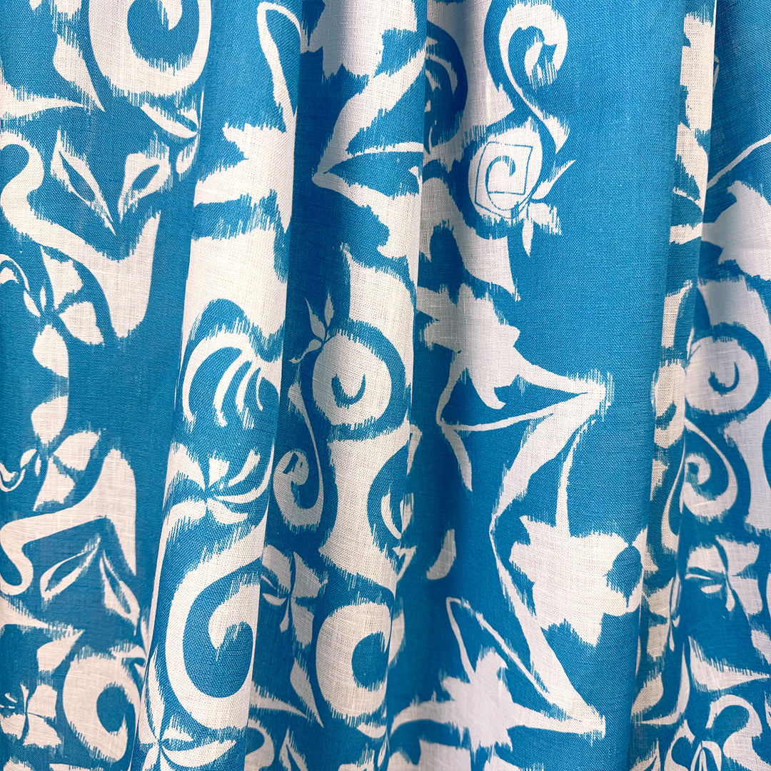 M. Lhui11ier 'Grecian Isle' scroll linen woven 1 yard