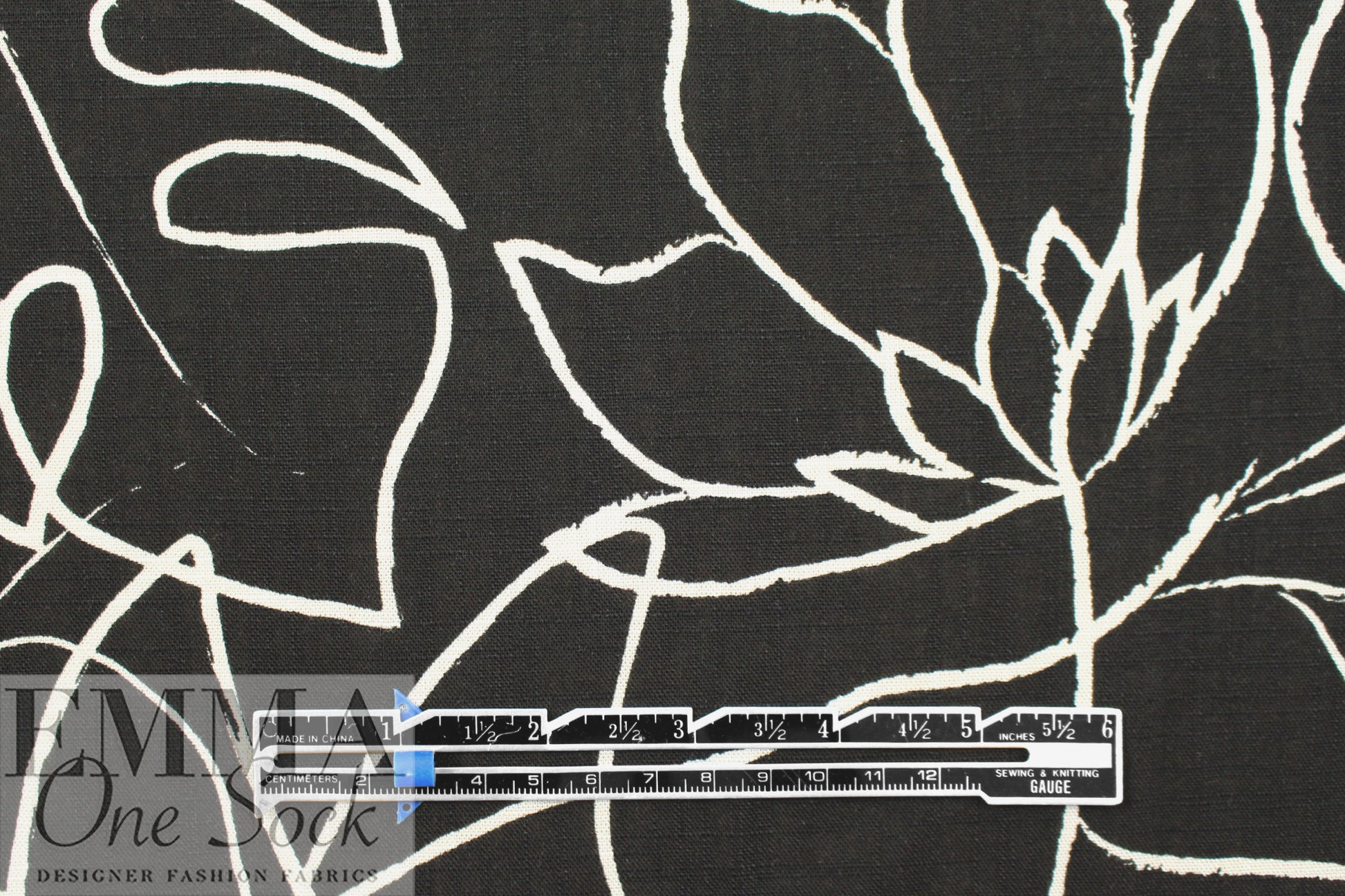 Gauguin line art slub rayon woven - black/white 1.25 yds