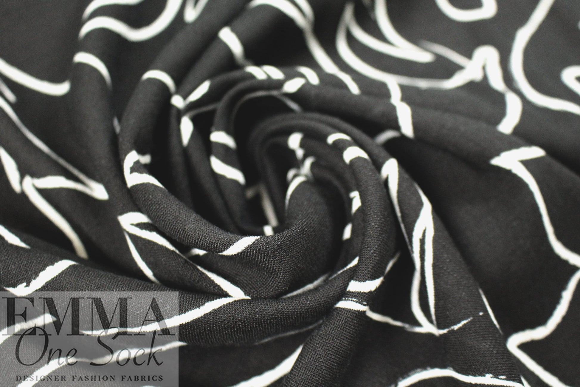 Gauguin line art slub rayon woven - black/white 1.25 yds