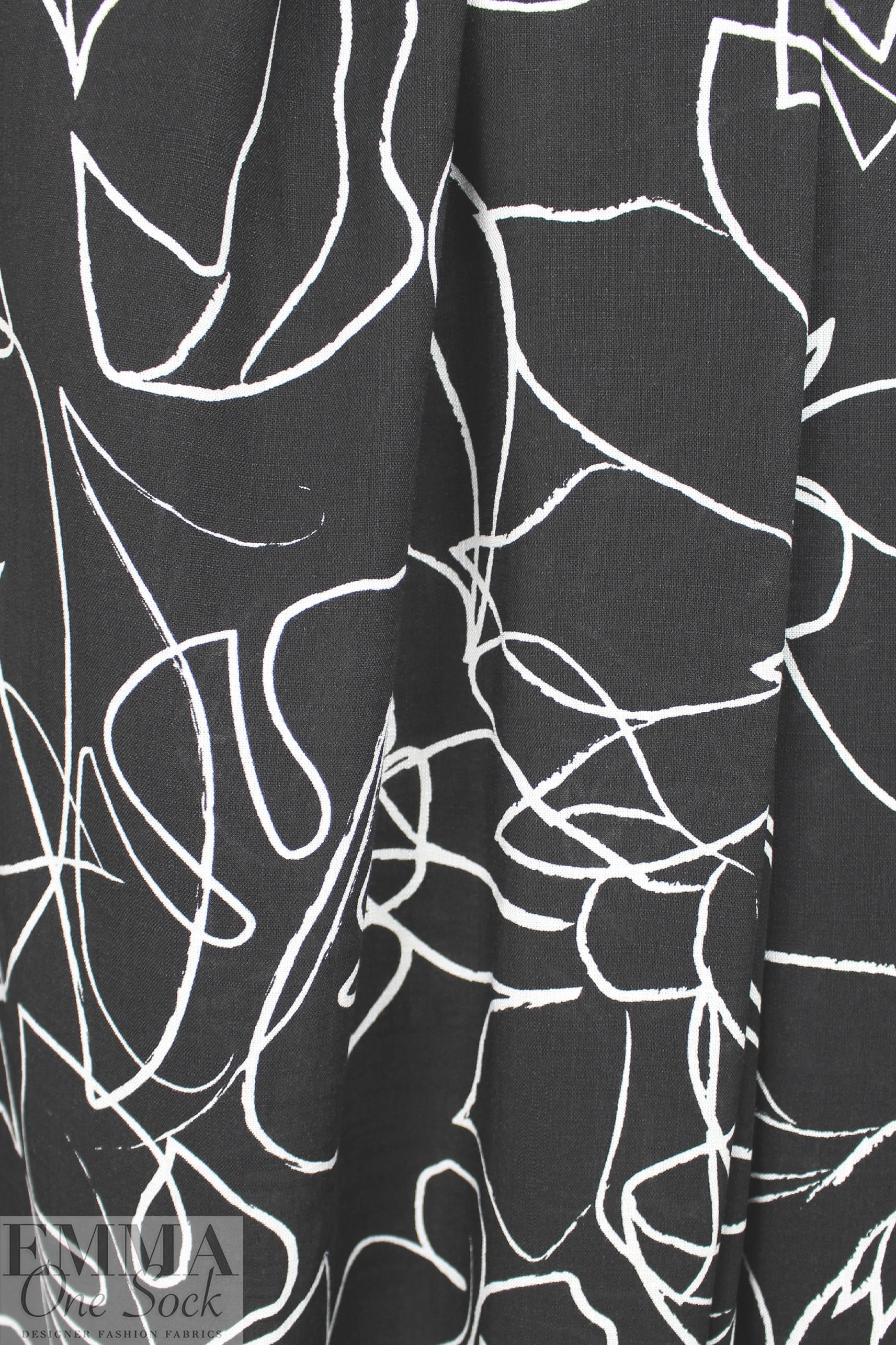 Gauguin line art slub rayon woven - black/white 1.25 yds